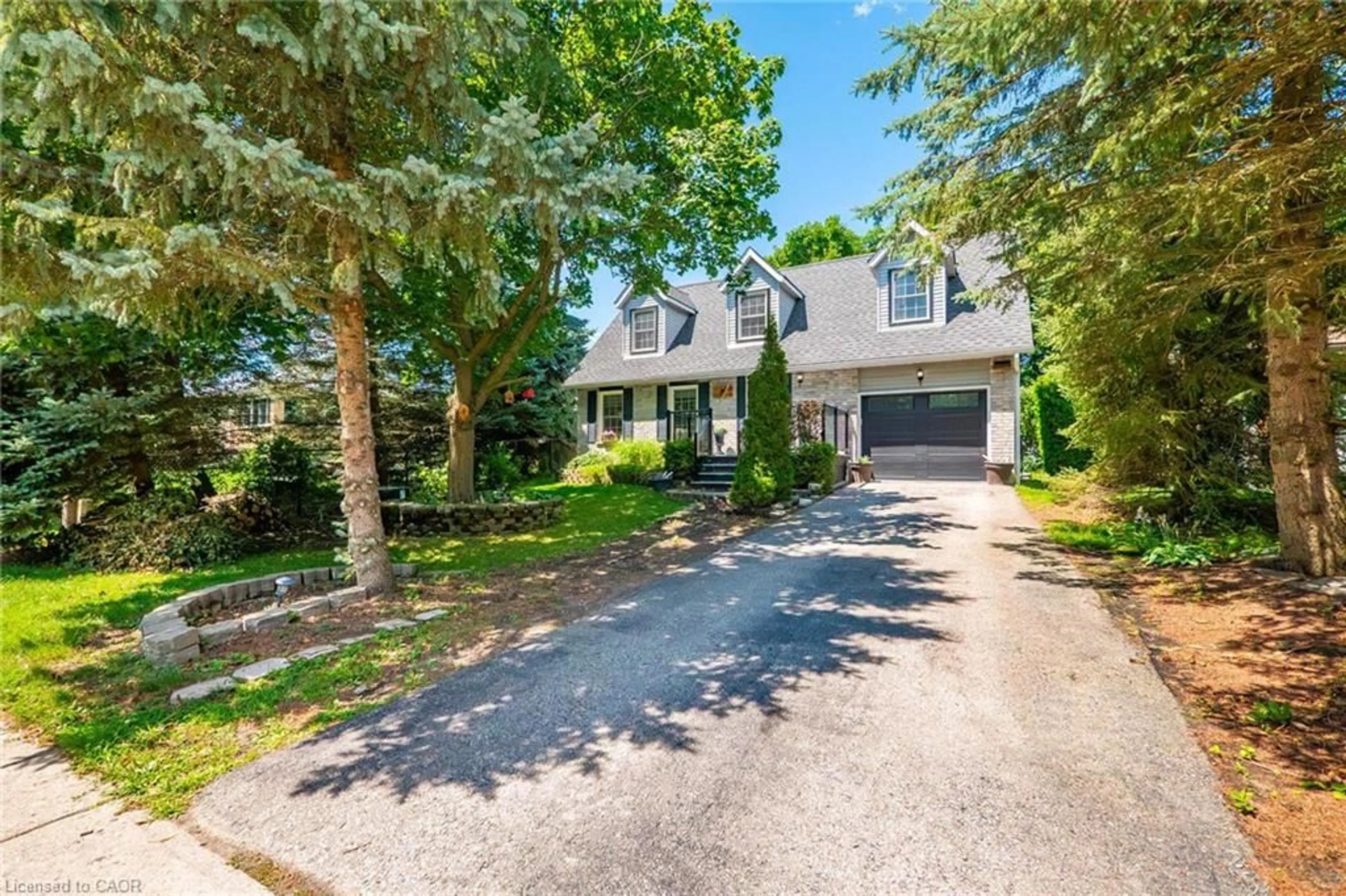 Unknown for 34 Peachtree Cres, Cambridge Ontario N1S 4W5
