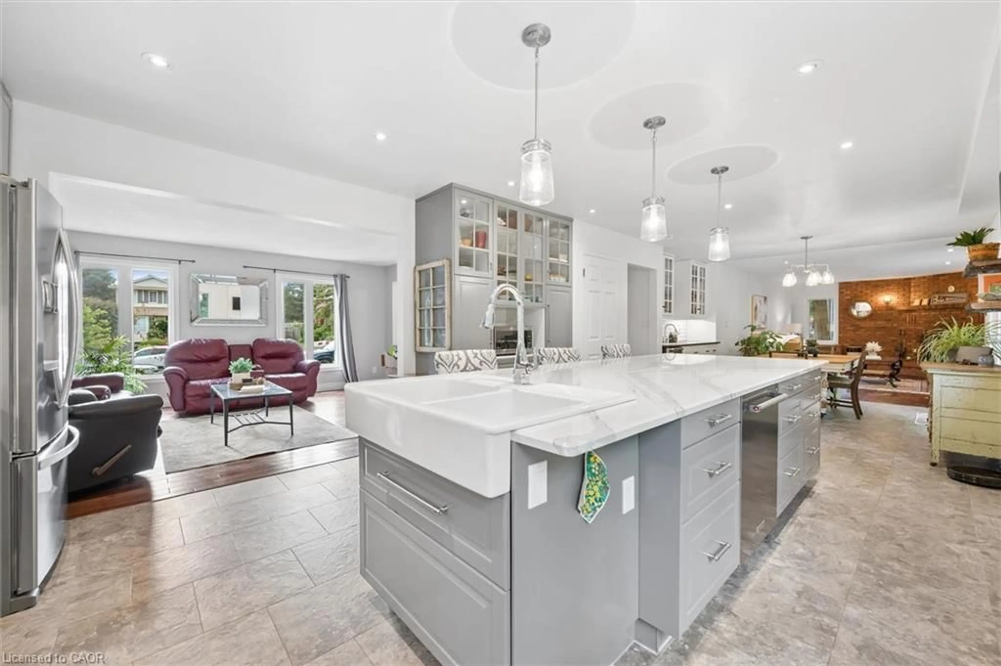Open concept kitchen, ceramic/tile floor for 667 Fern Rd, Waterloo Ontario N2V 1G4