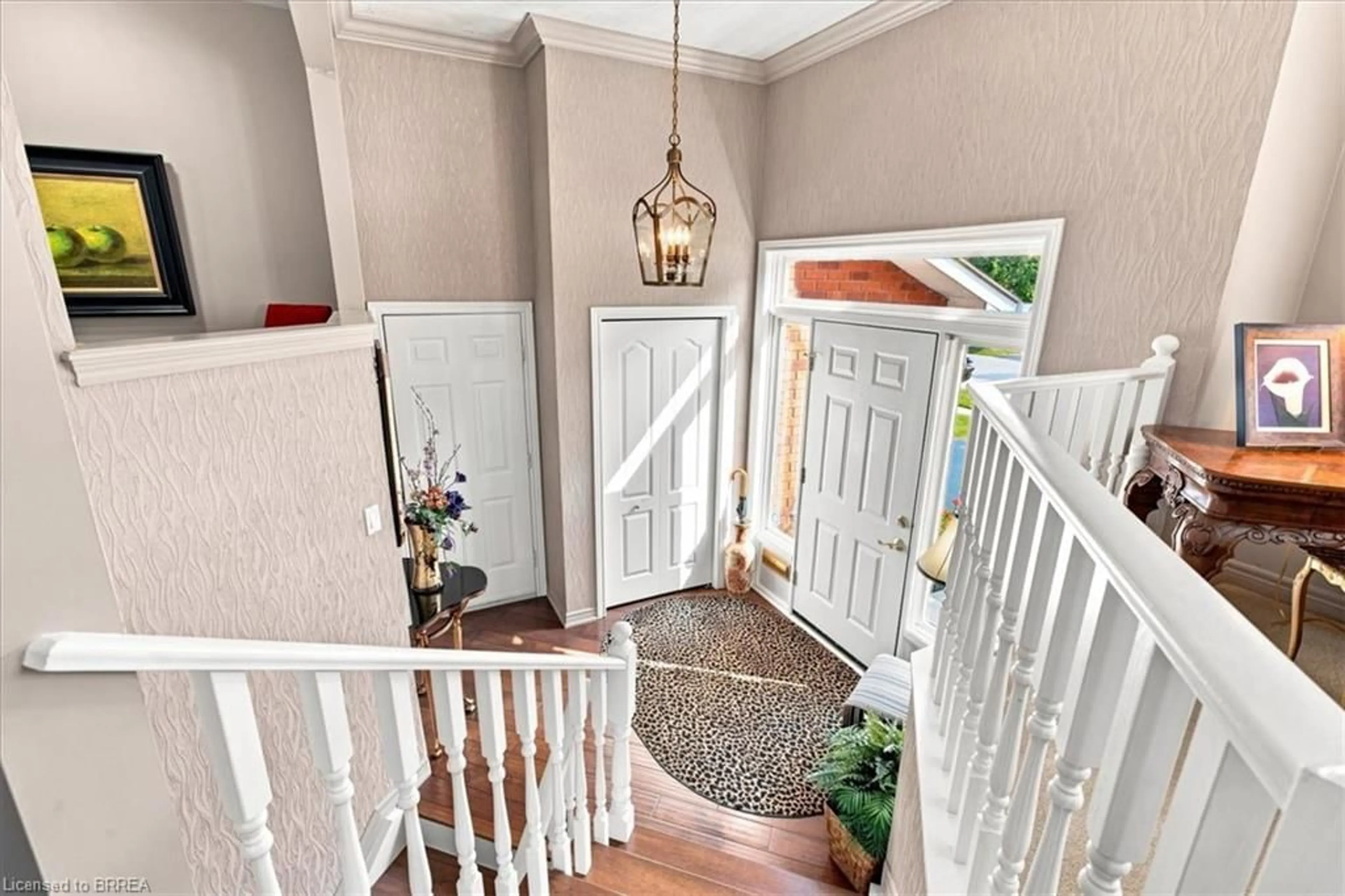 Indoor entryway for 55 Olivetree Rd, Brantford Ontario N3R 7Z4