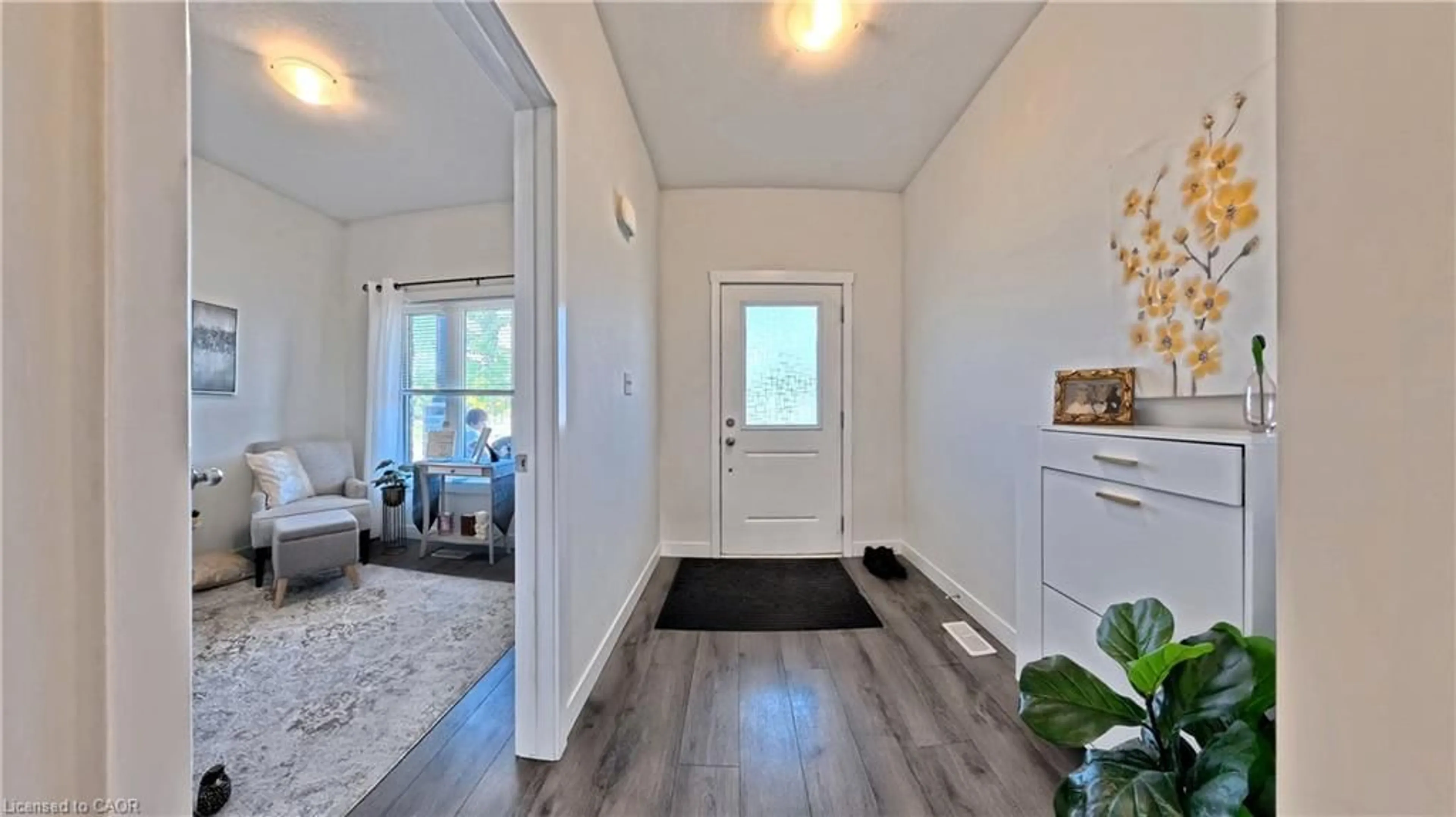 Indoor entryway for 12 Waterthrush Lane, Simcoe Ontario N3Y 0E9