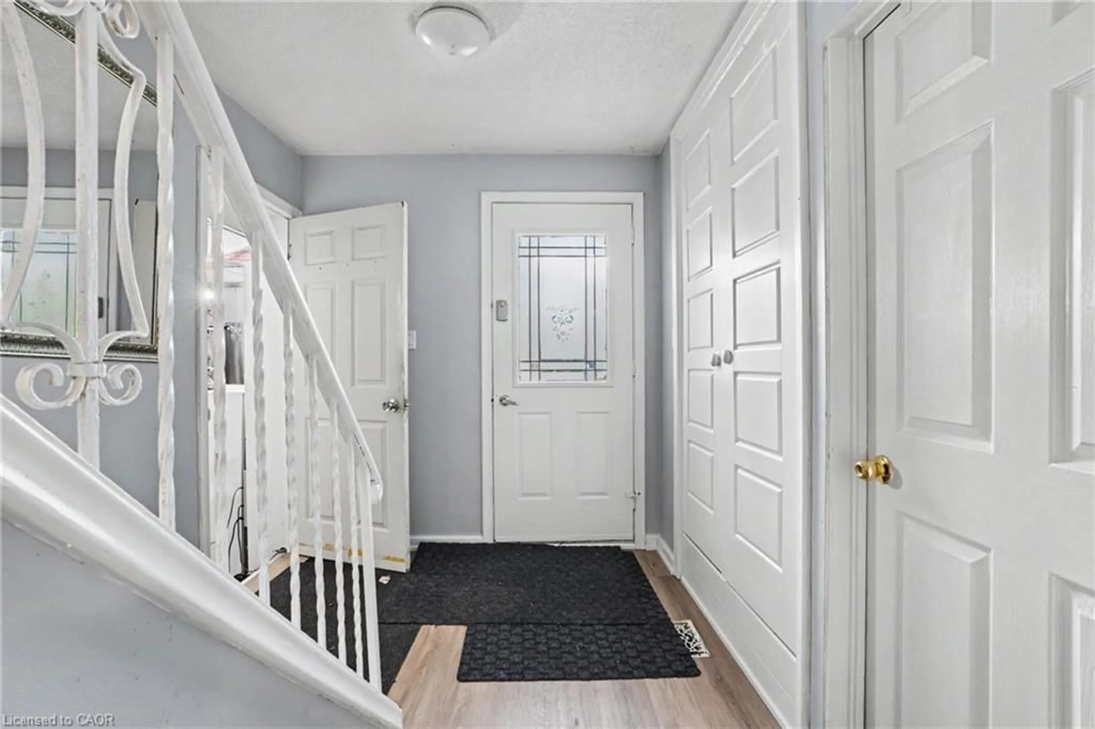 Indoor entryway for 47 Bowman St, Hamilton Ontario L8S 2T5