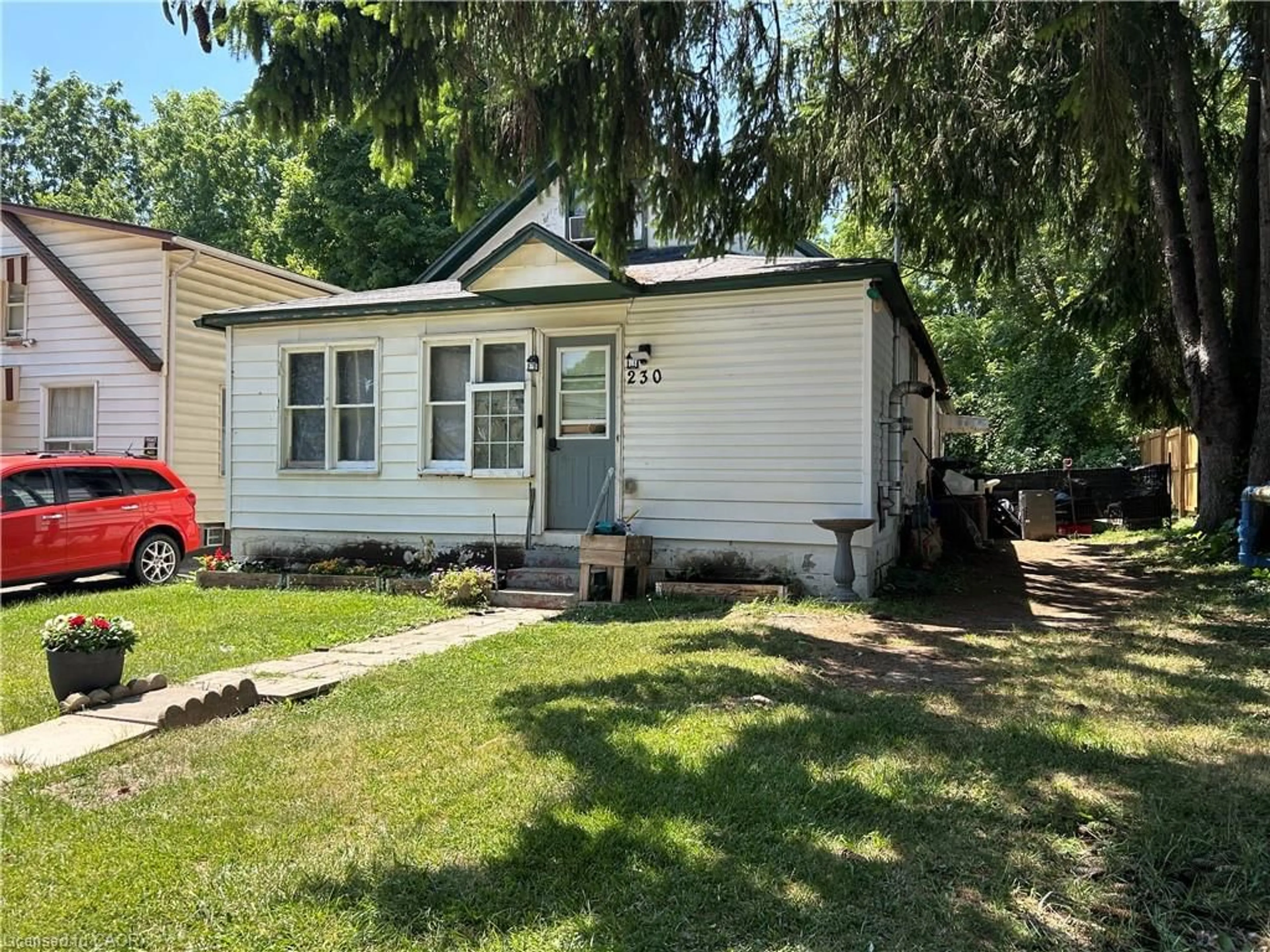 Unknown for 230 Queen St, Simcoe Ontario N3Y 3K8