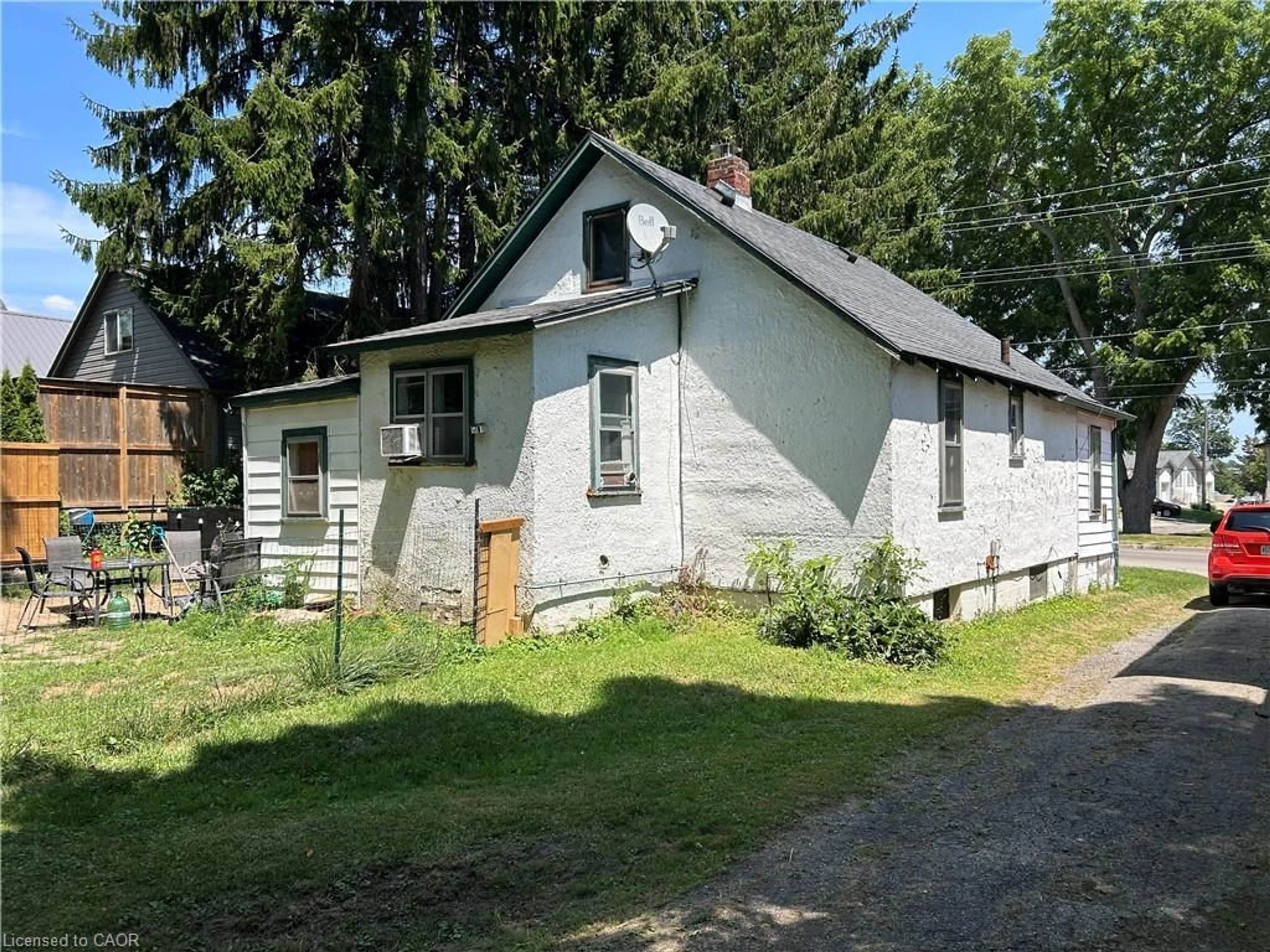 Shed for 230 Queen St, Simcoe Ontario N3Y 3K8