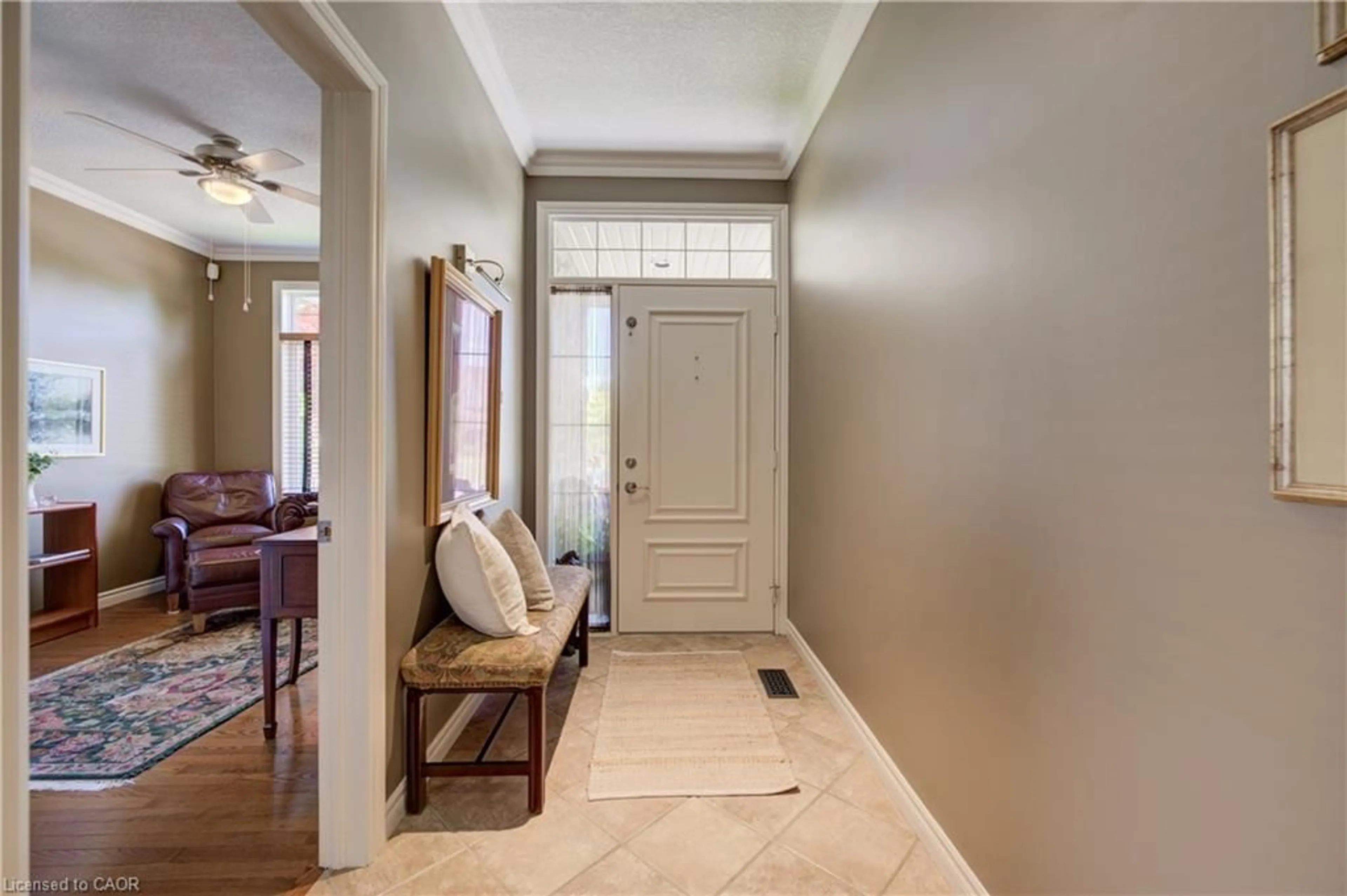 Indoor entryway for 530 Rheinland Pl, Waterloo Ontario N2V 2M9