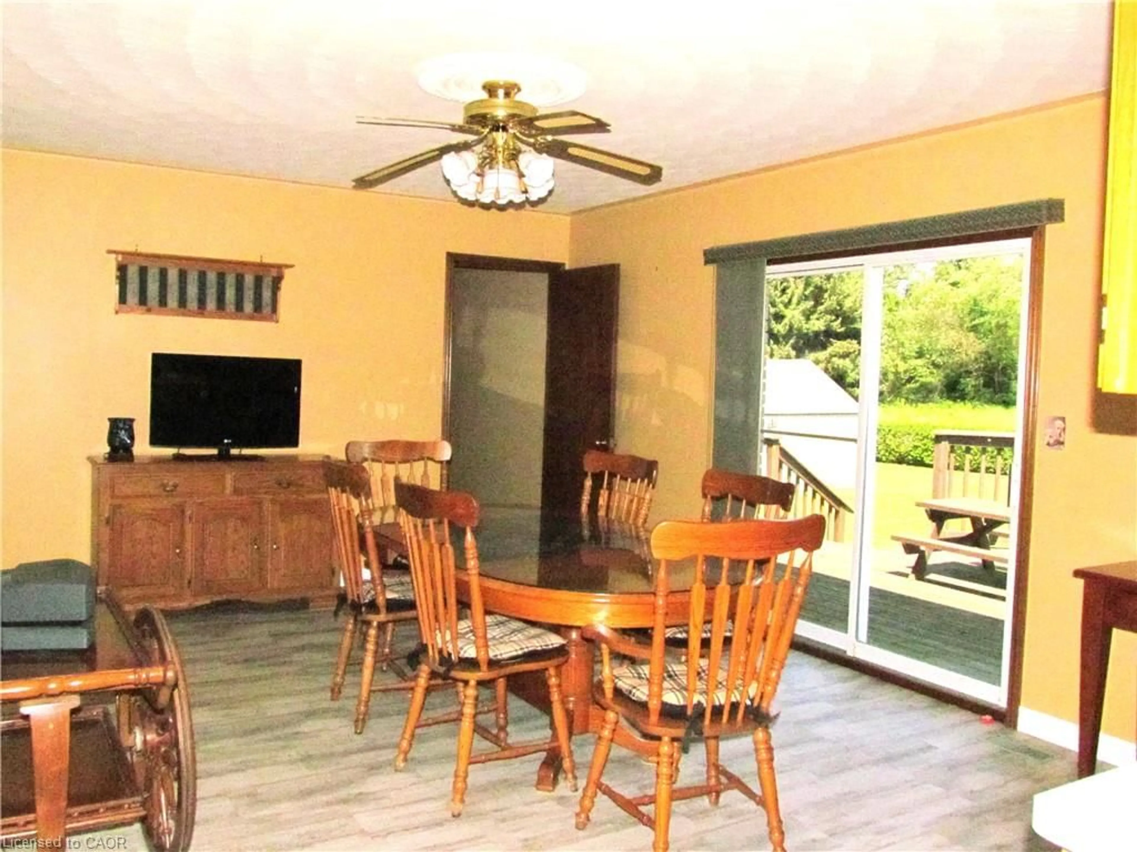 Dining room, wood/laminate floor for 1325 Lakeshore Rd, Clear Creek Ontario N0E 1C0
