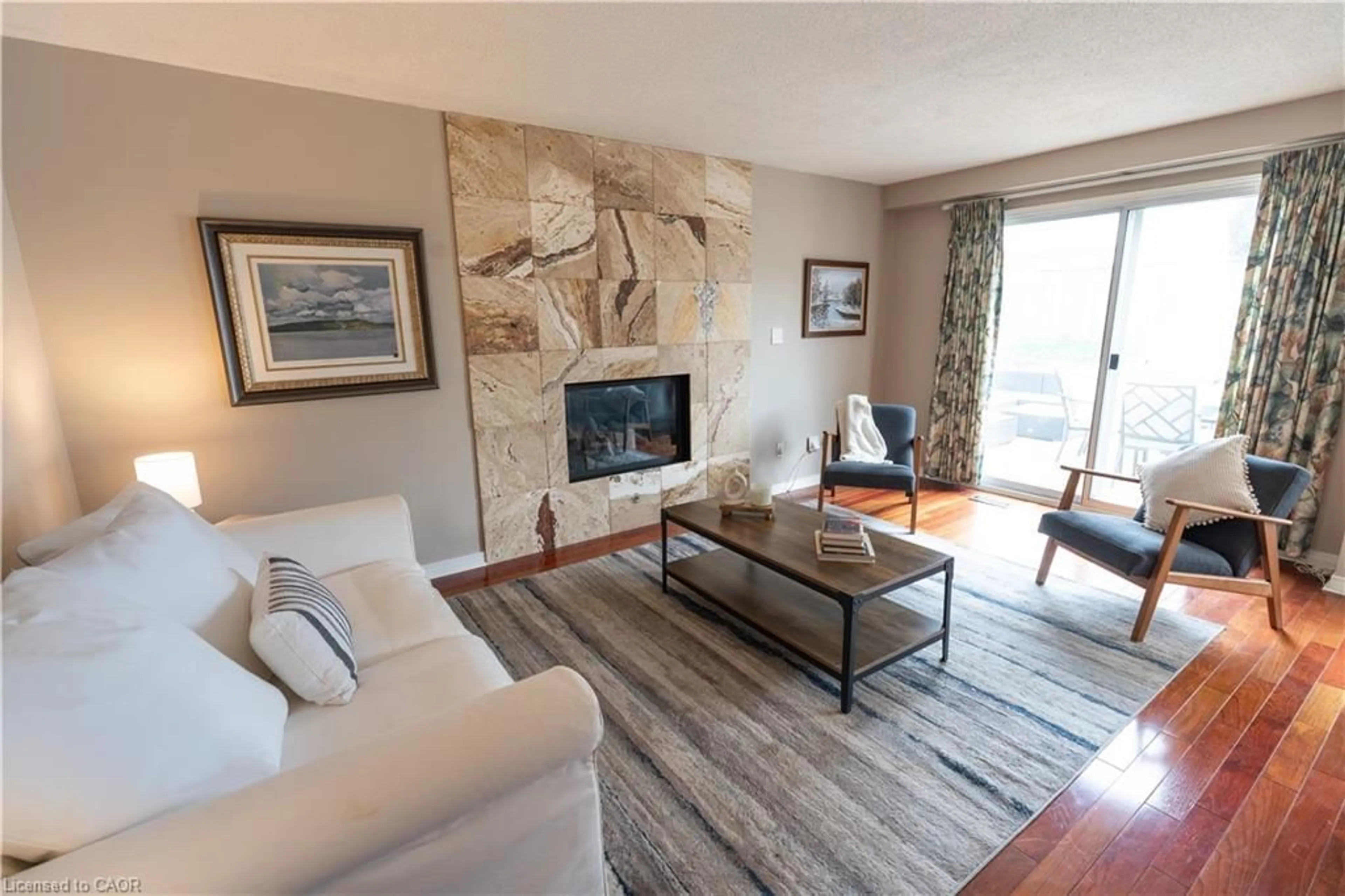 Living room with furniture, unknown for 9 Havenwood Crt, Kitchener Ontario N2N 2K5
