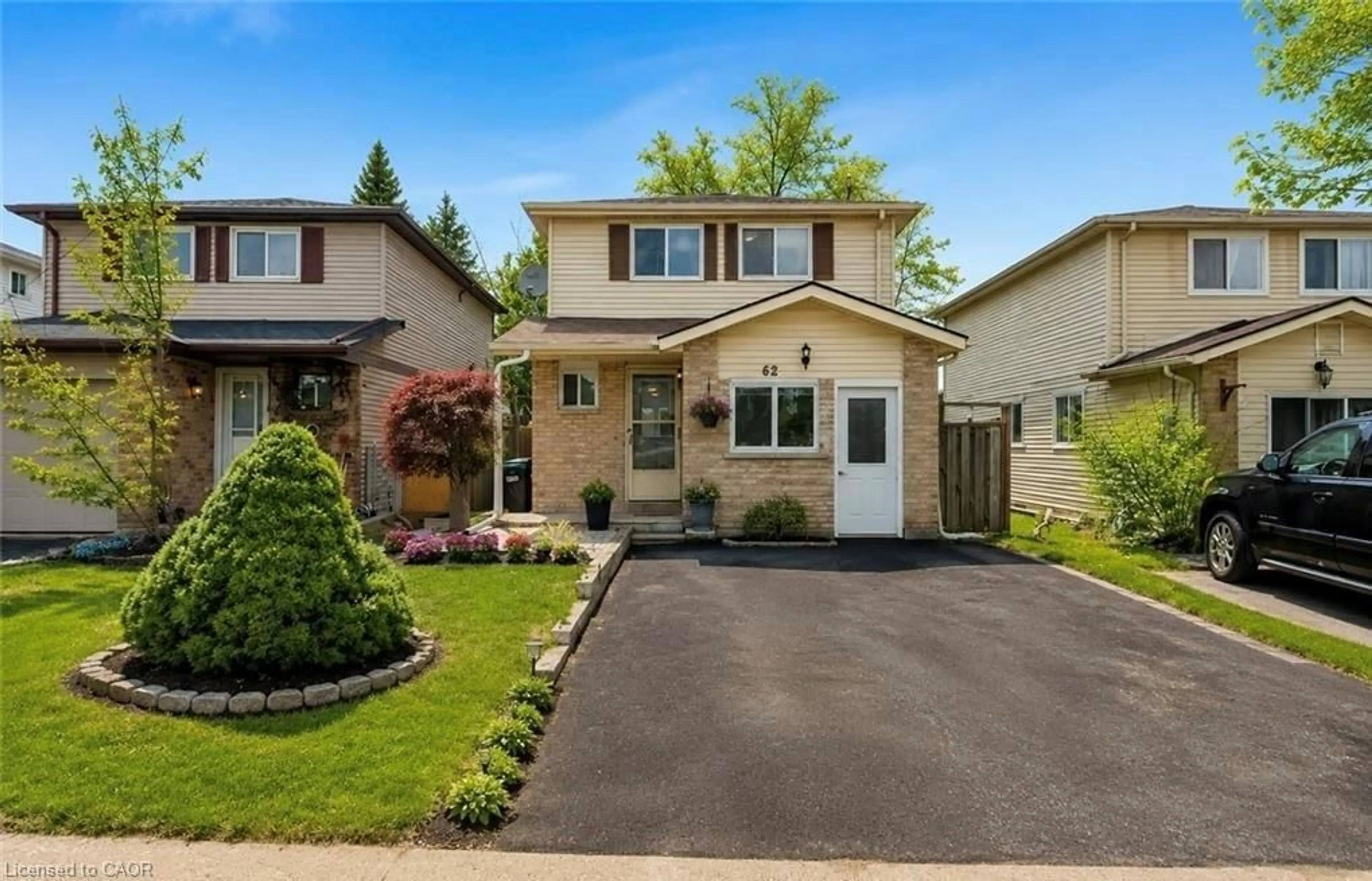Home with vinyl exterior material, street for 62 Corbett Dr, Barrie Ontario L4M 5V2