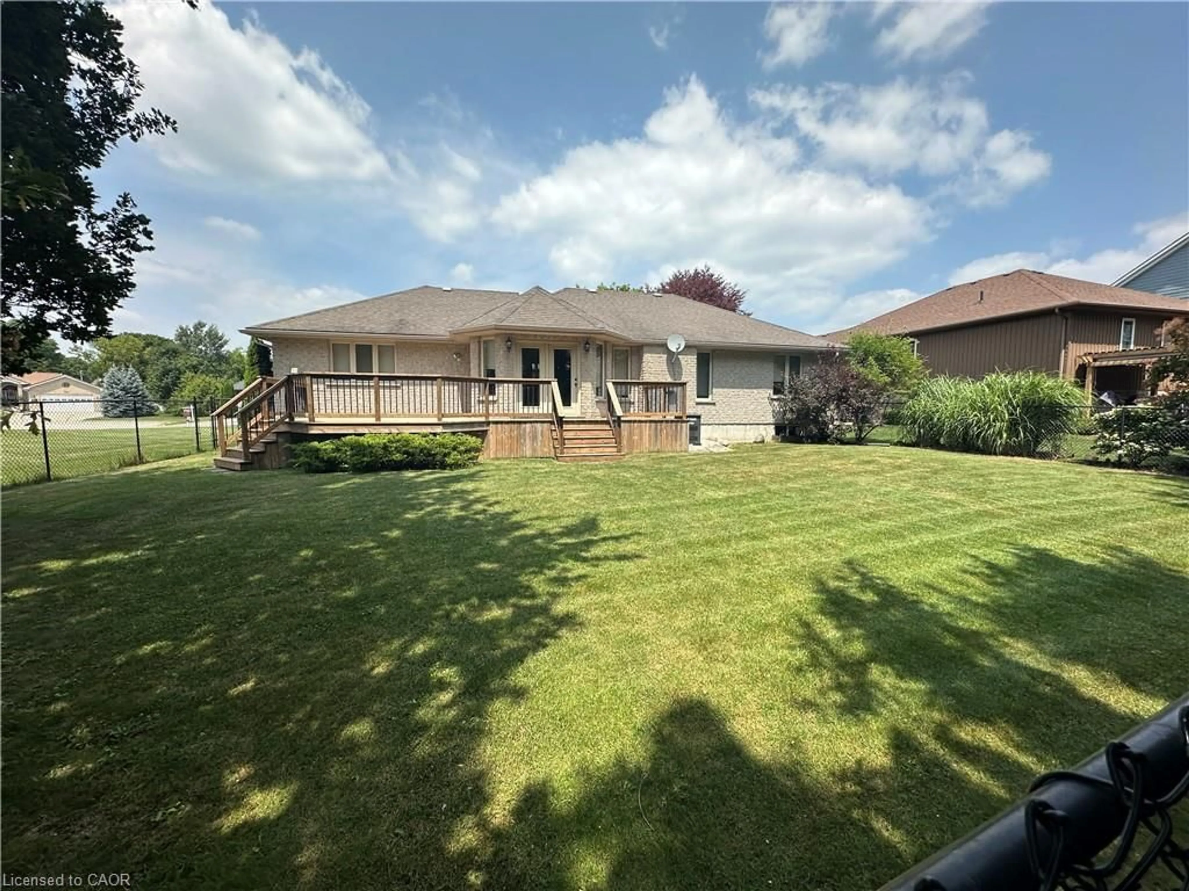 A pic from outside/outdoor area/front of a property/back of a property/a pic from drone, unknown for 380 Bell St, Palmerston Ontario N0G 2P0