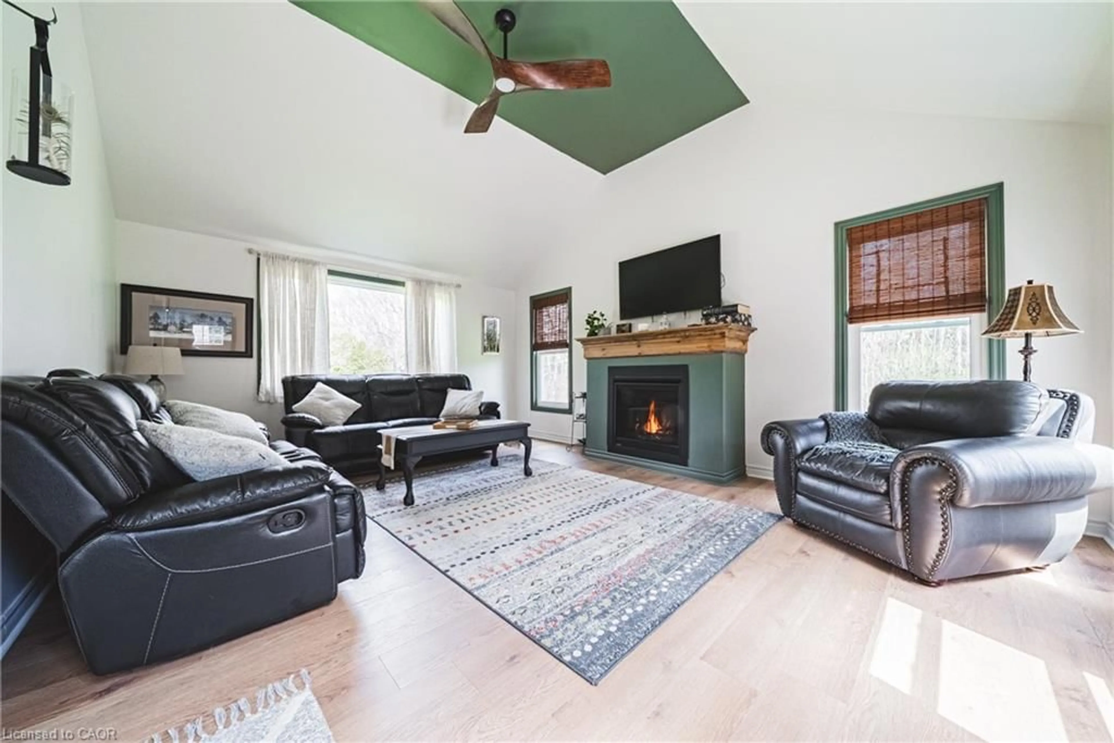 Living room with furniture, unknown for 302 Fishers Glen Rd, Vittoria Ontario N0E 1W0