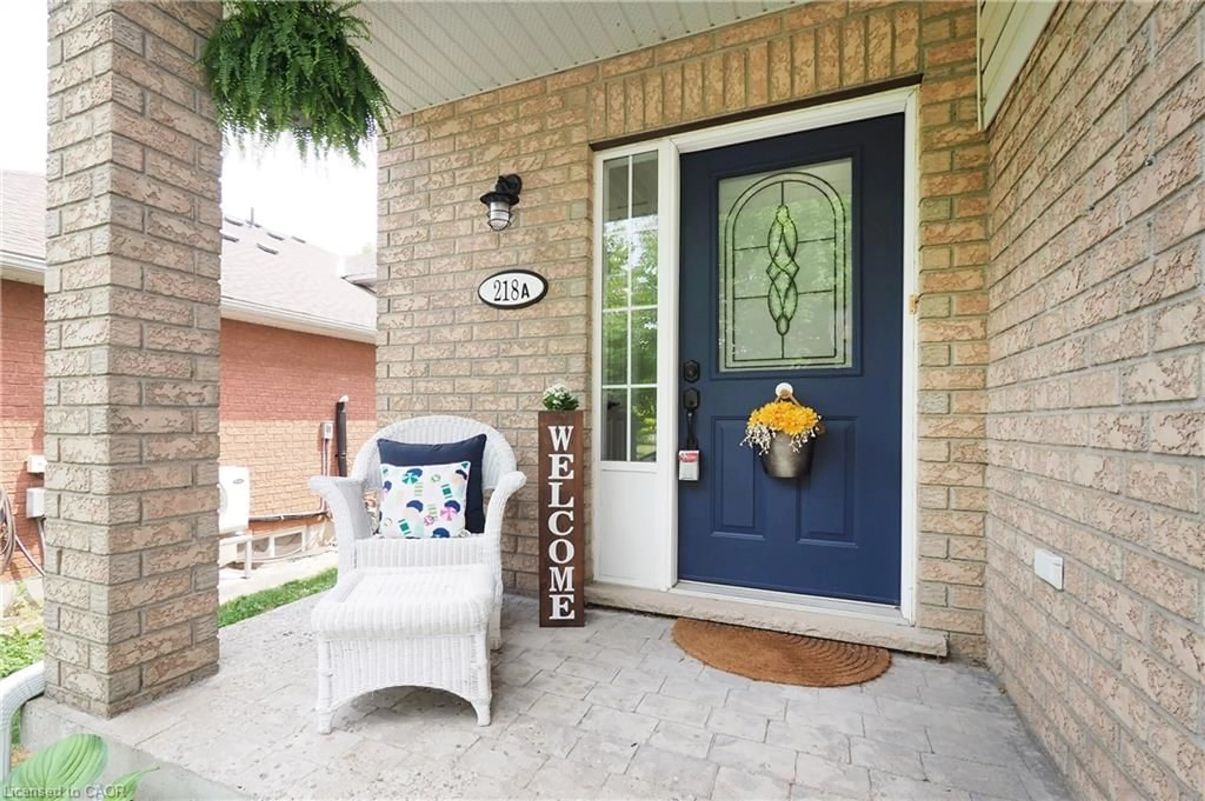 Indoor entryway for 218 Inverhuron Cres #A, Waterloo Ontario N2V 2H7