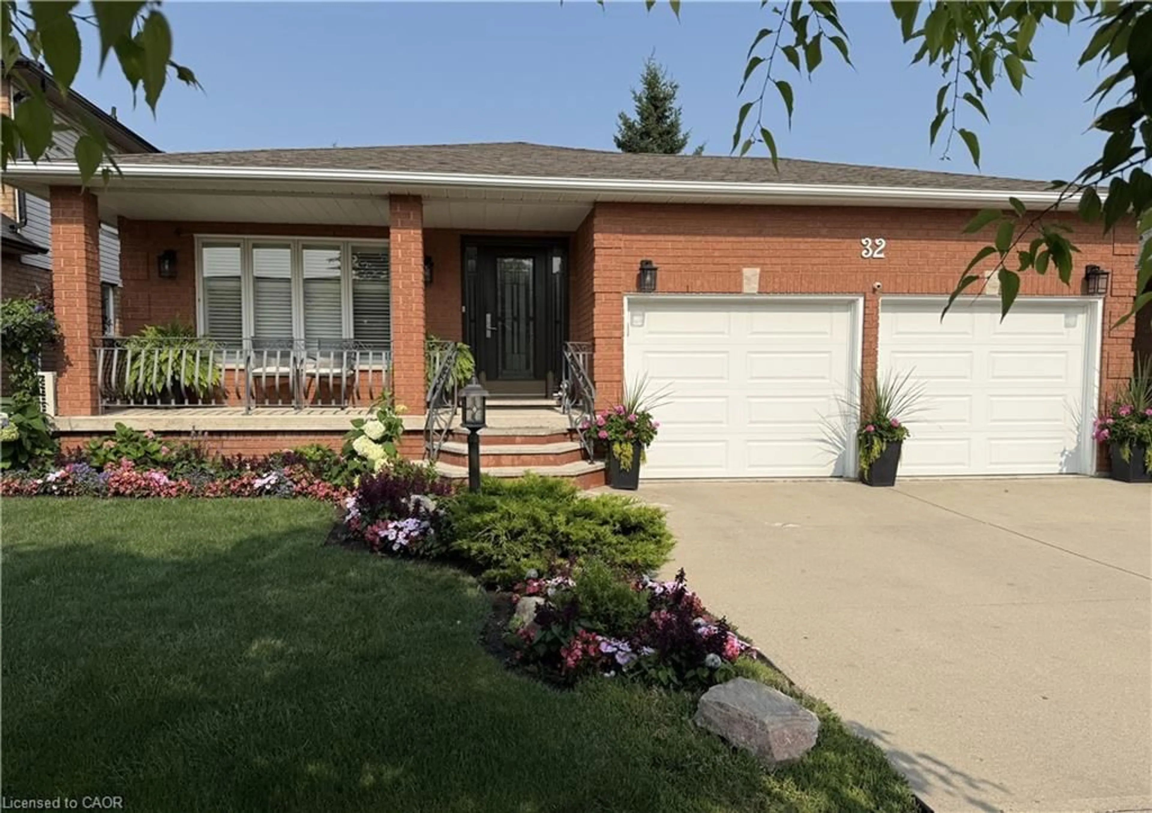 Home with brick exterior material, street for 32 Highbury Dr, Stoney Creek Ontario L8J 2T4
