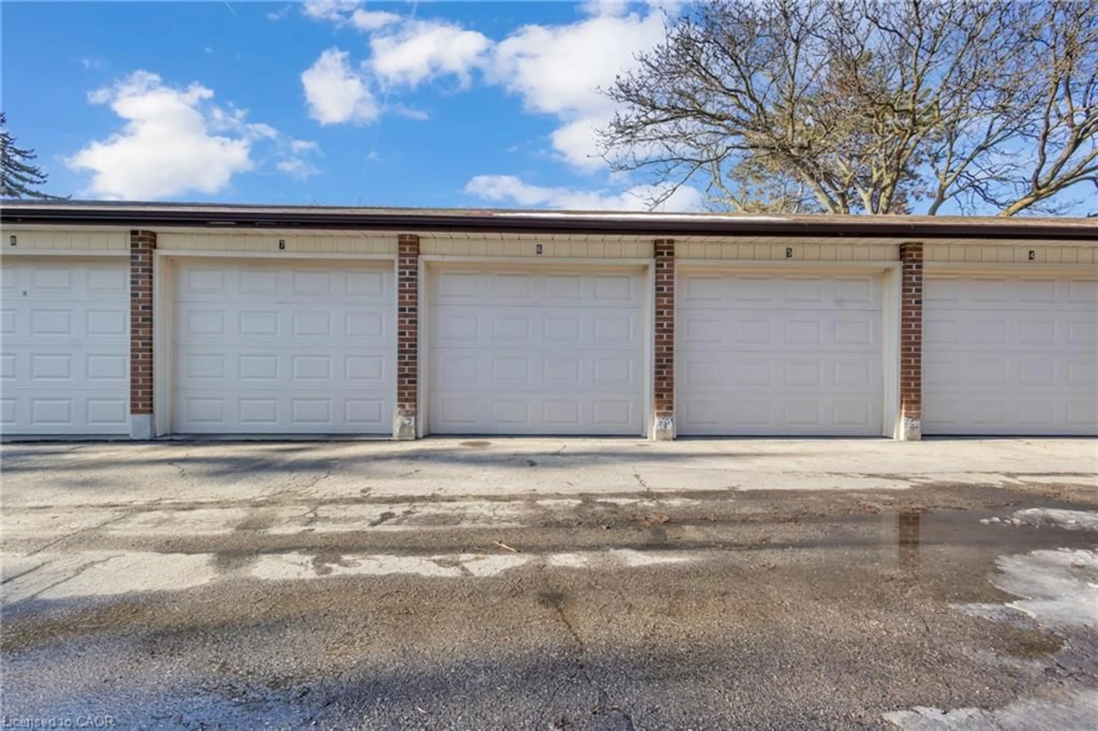 Indoor garage for 67 Breckenridge Dr #202, Kitchener Ontario N2B 3R8