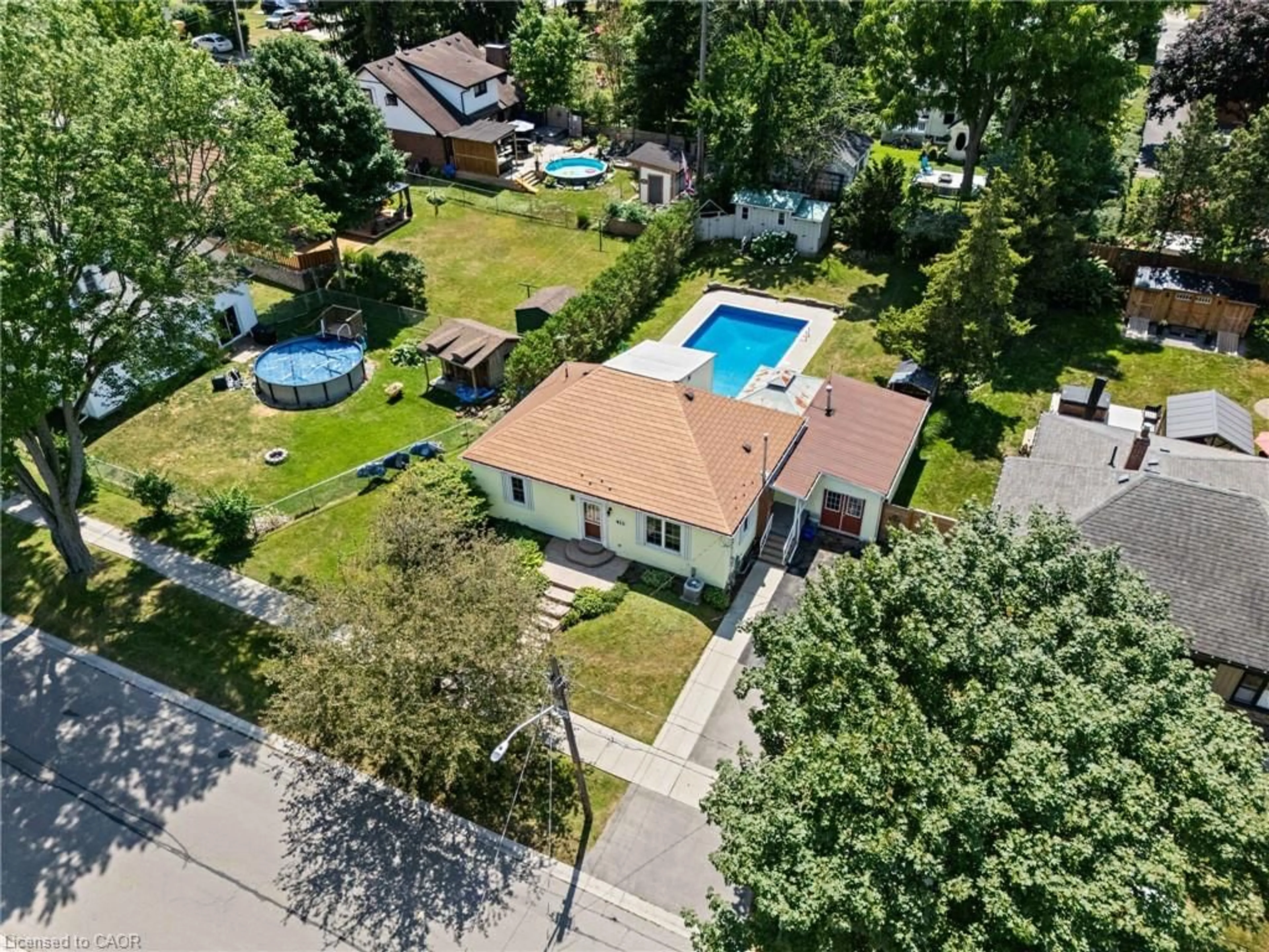 A pic from outside/outdoor area/front of a property/back of a property/a pic from drone, street for 411 St Andrew St, Port Dover Ontario N0A 1N0