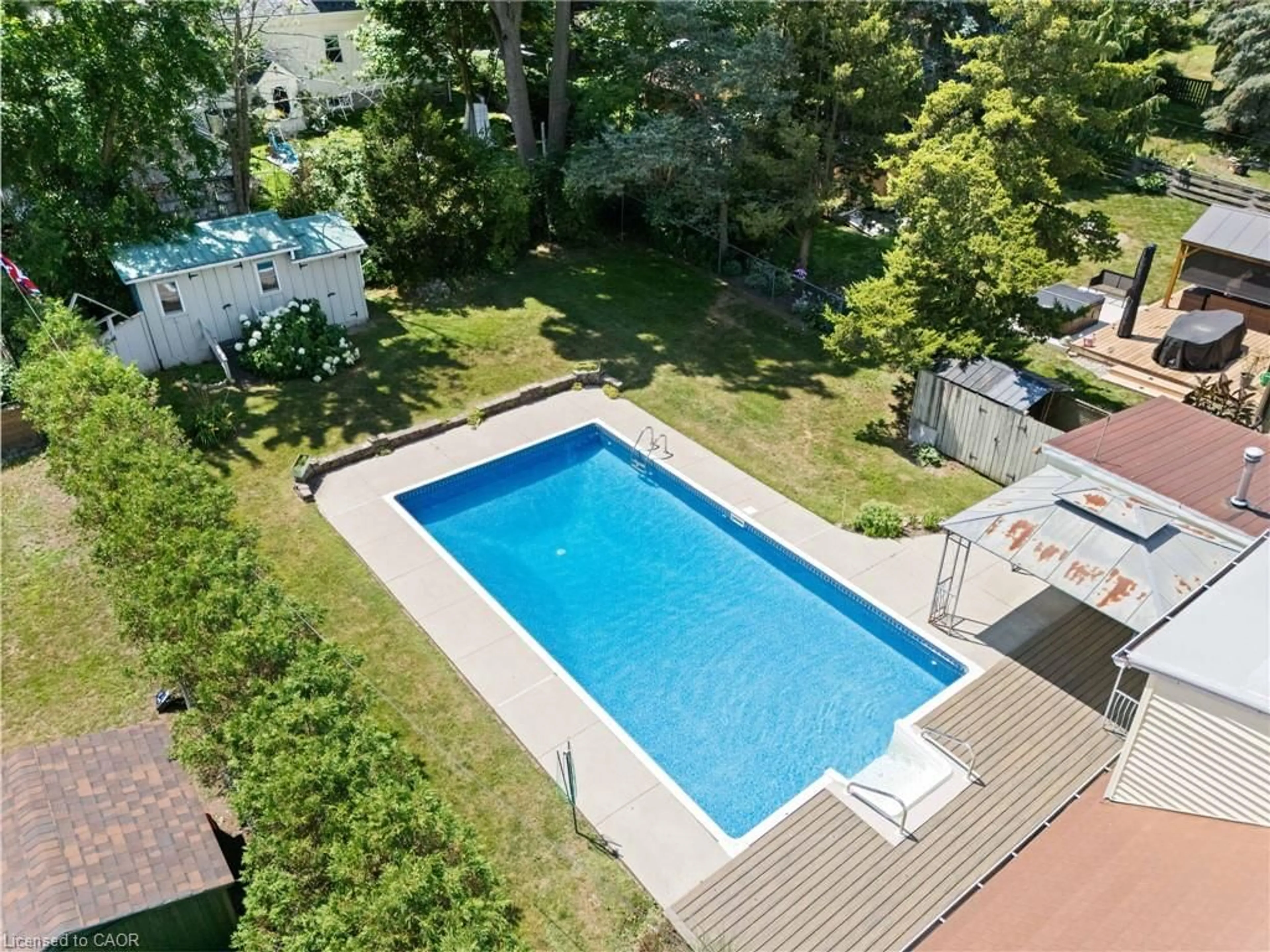 Pool for 411 St Andrew St, Port Dover Ontario N0A 1N0
