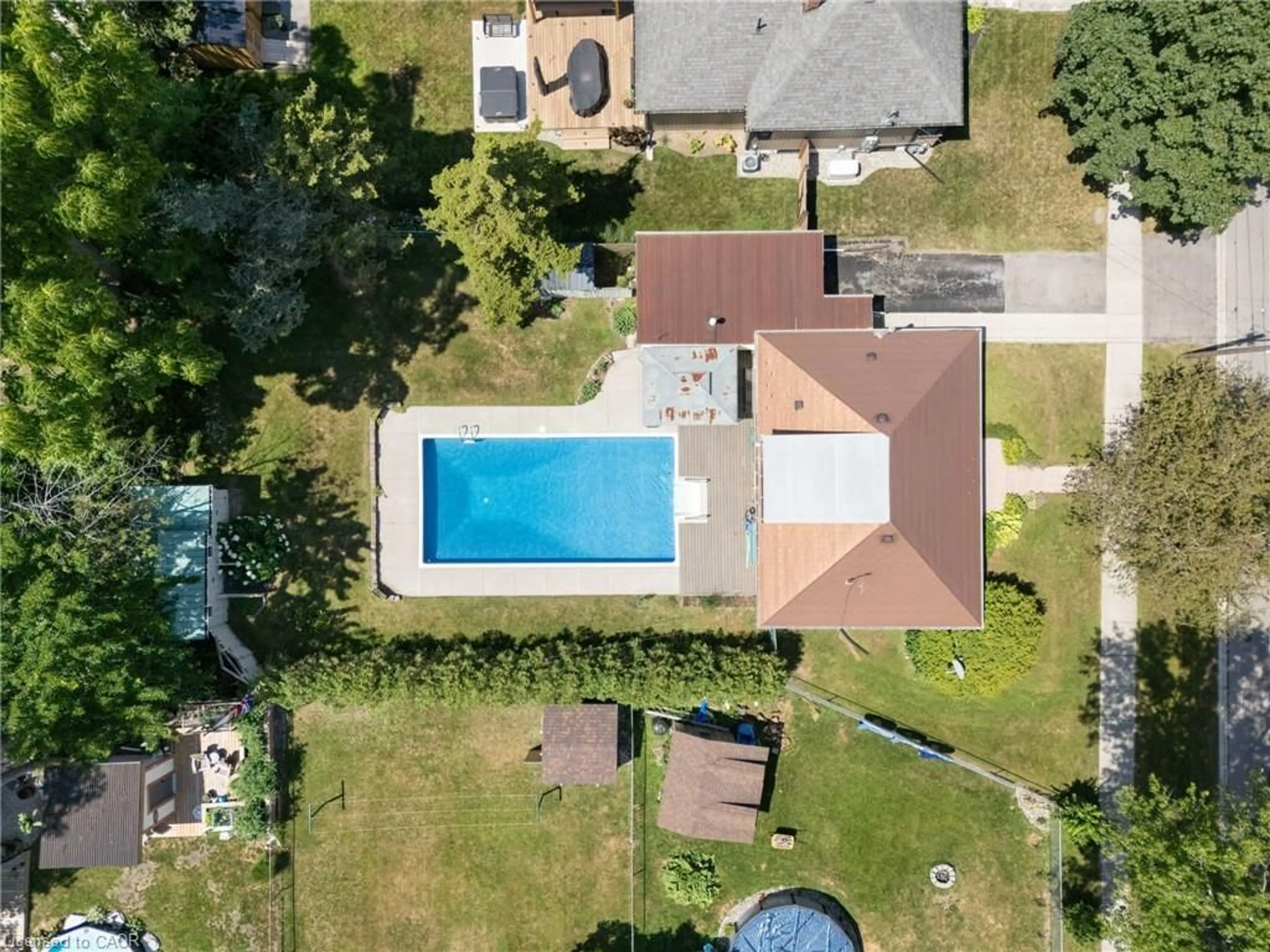 A pic from outside/outdoor area/front of a property/back of a property/a pic from drone, unknown for 411 St Andrew St, Port Dover Ontario N0A 1N0