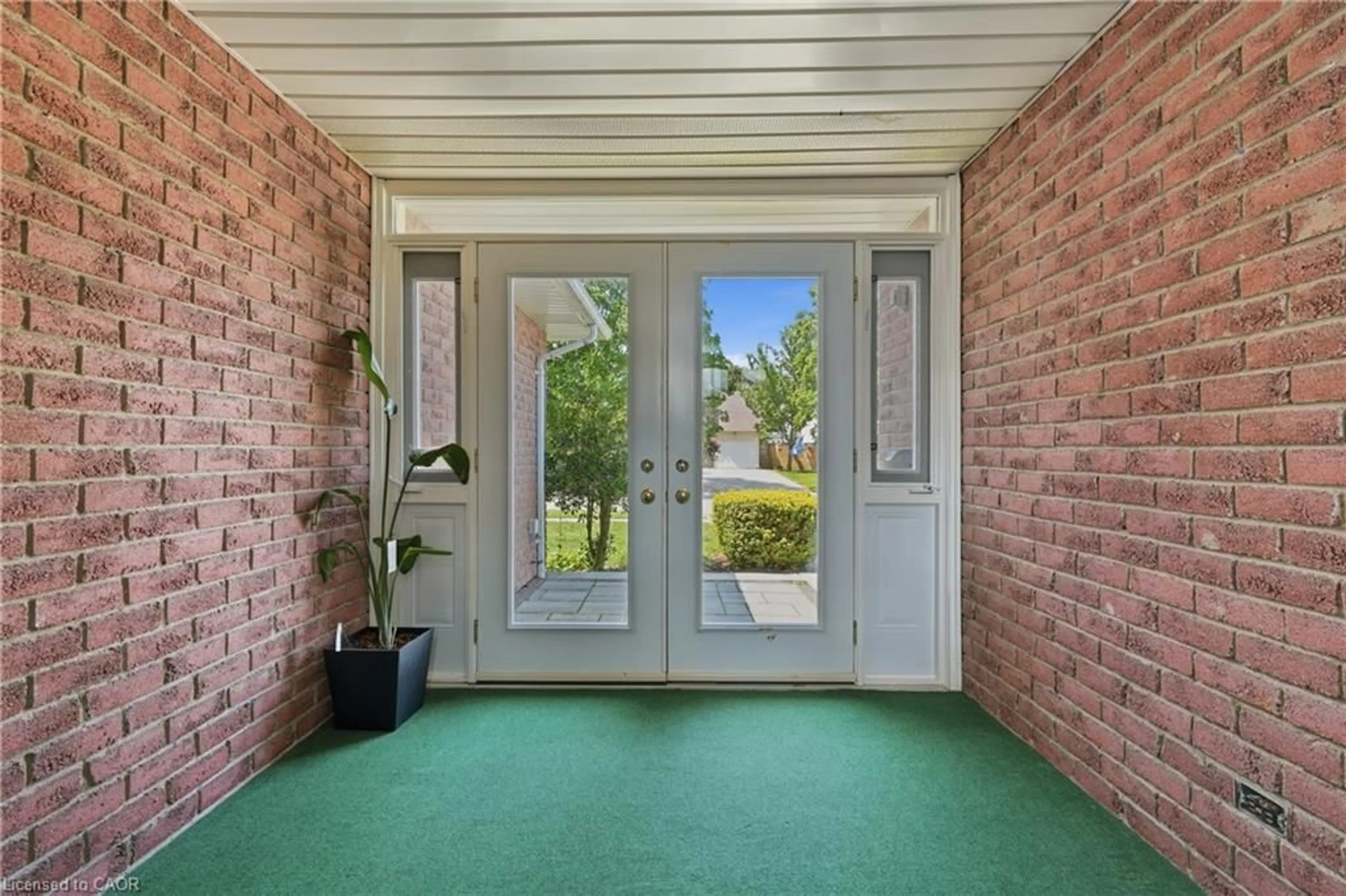 Indoor entryway for 5062 Friesen Blvd, Beamsville Ontario L3J 0A6