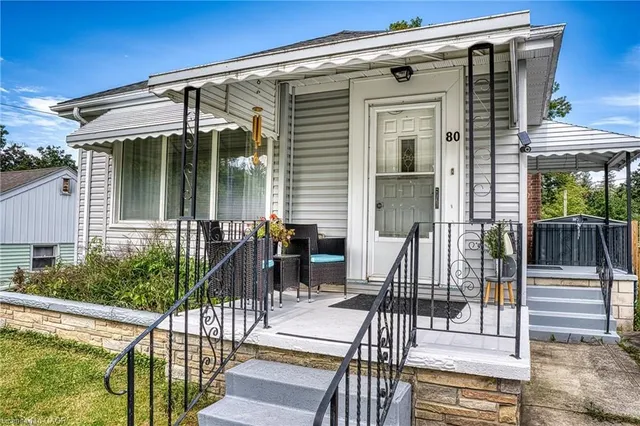 80 Carling Terr, Wingham 2