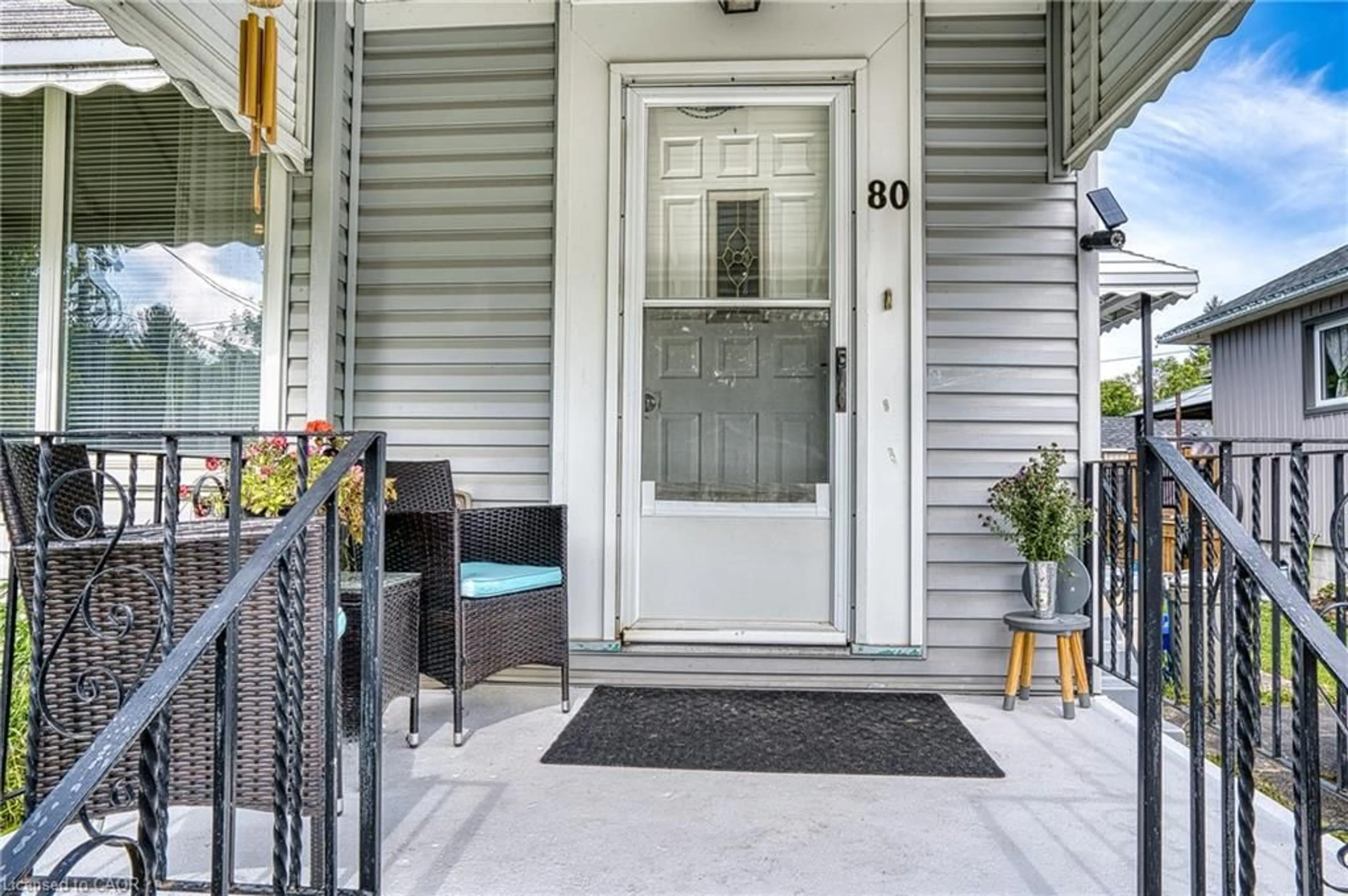 Indoor entryway for 80 Carling Terr, Wingham Ontario N0G 2W0
