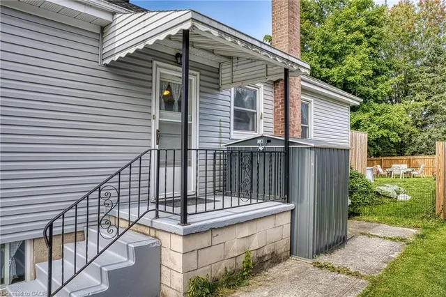 80 Carling Terr, Wingham 4