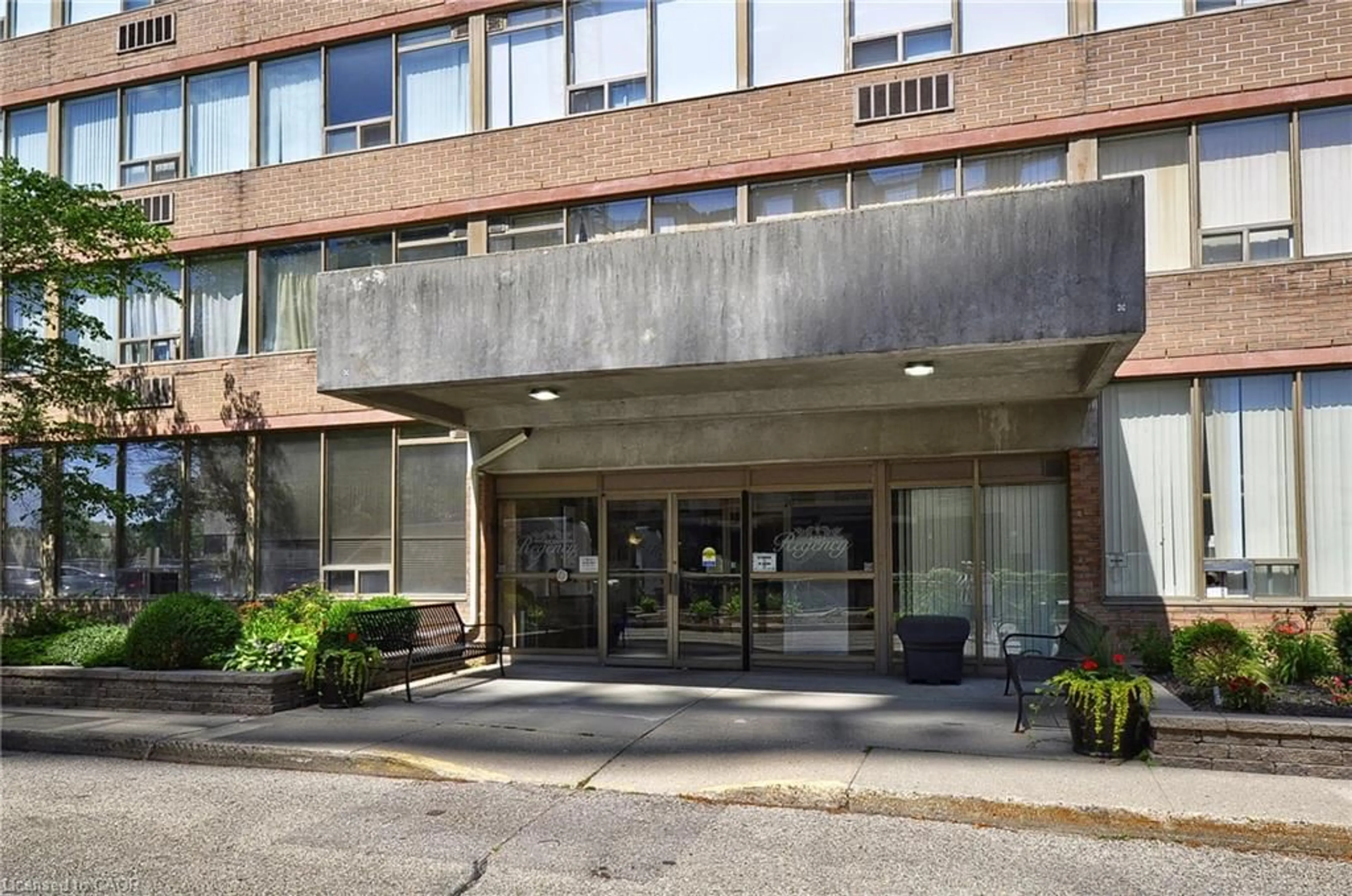 Indoor foyer for 3227 King St #105, Kitchener Ontario N2A 3Z9