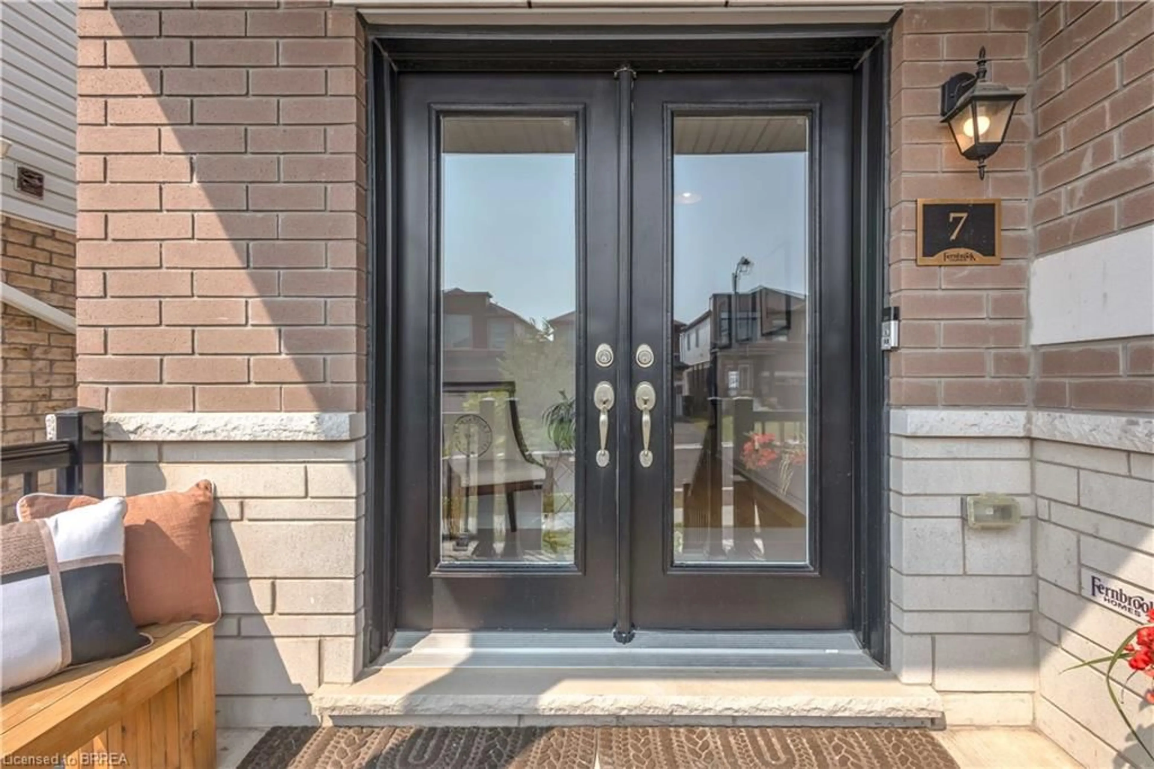 Indoor entryway for 7 Mears Rd, Paris Ontario N3L 3E2
