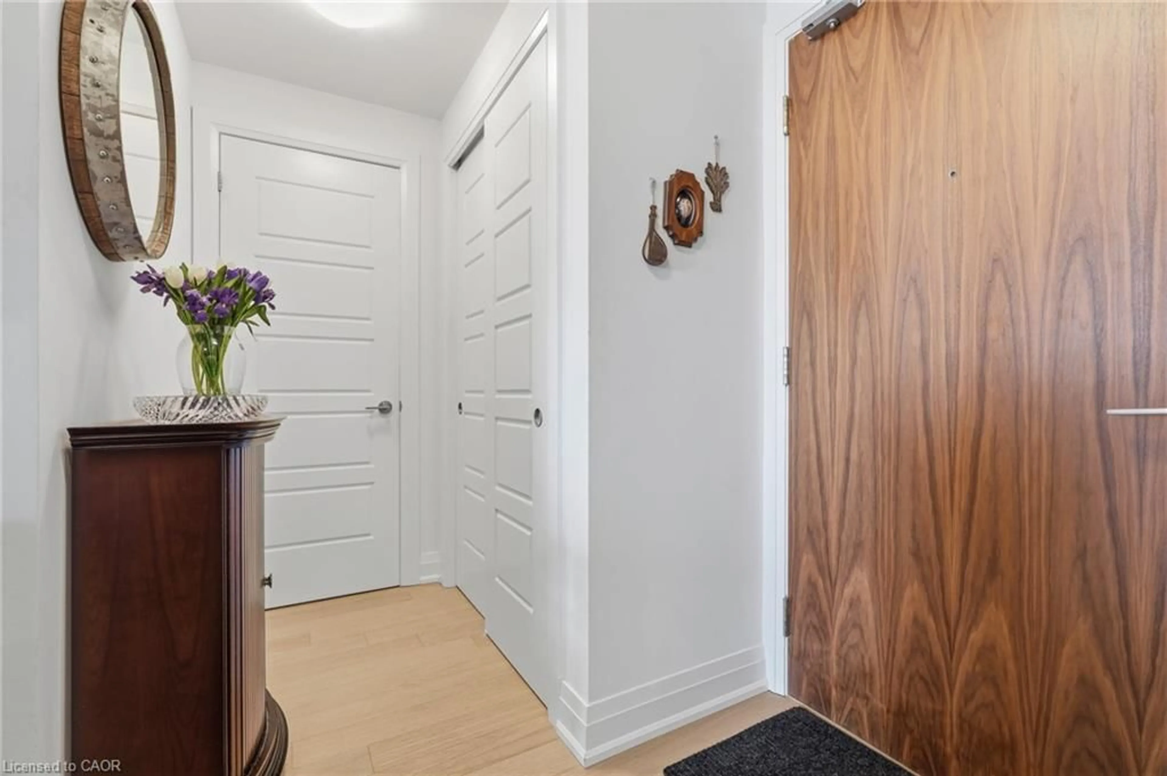 Indoor entryway for 2025 Maria St #1105, Burlington Ontario L7R 0E9