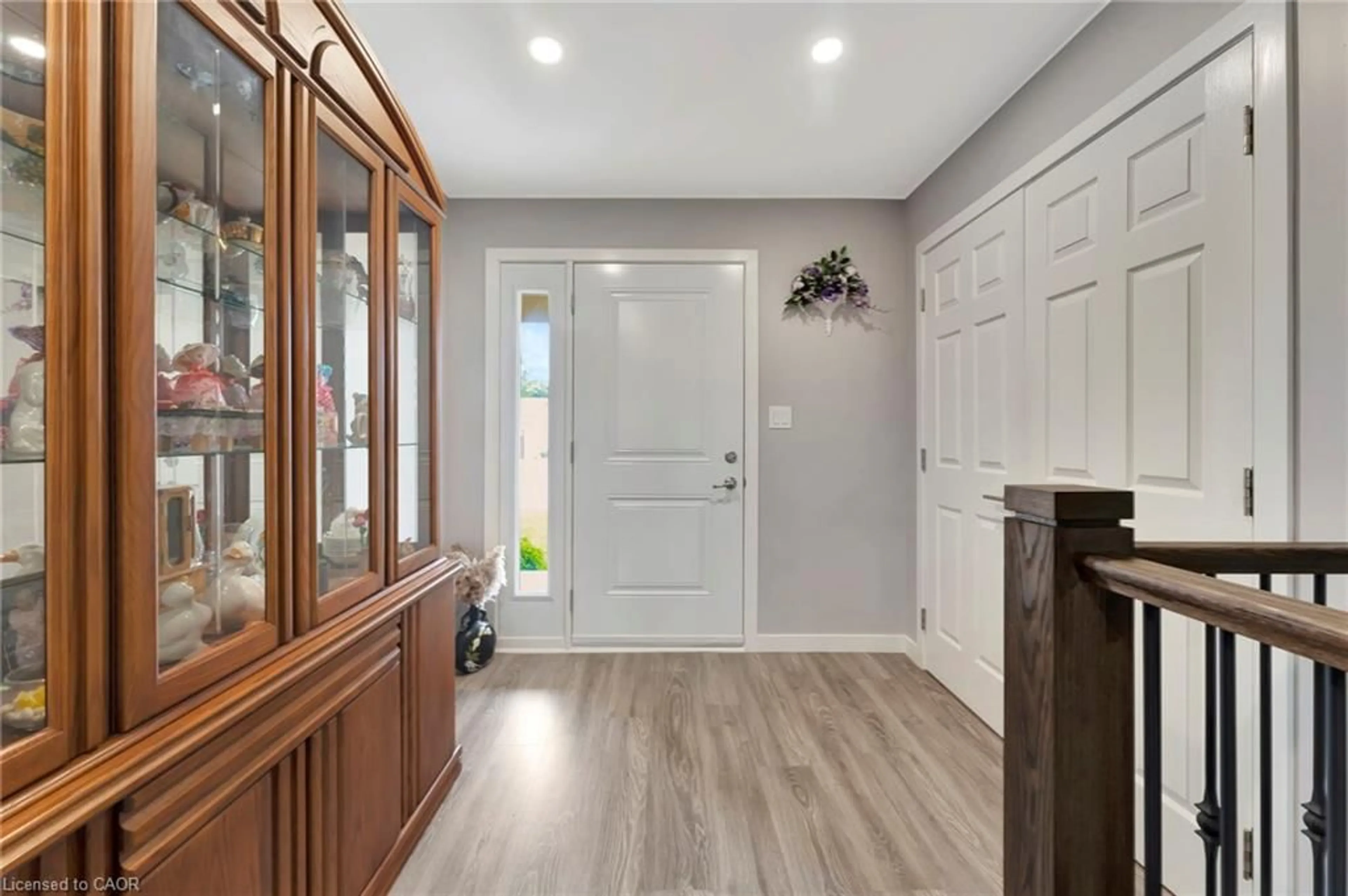 Indoor entryway for 12 Albert St, Langton Ontario N5V 2L8