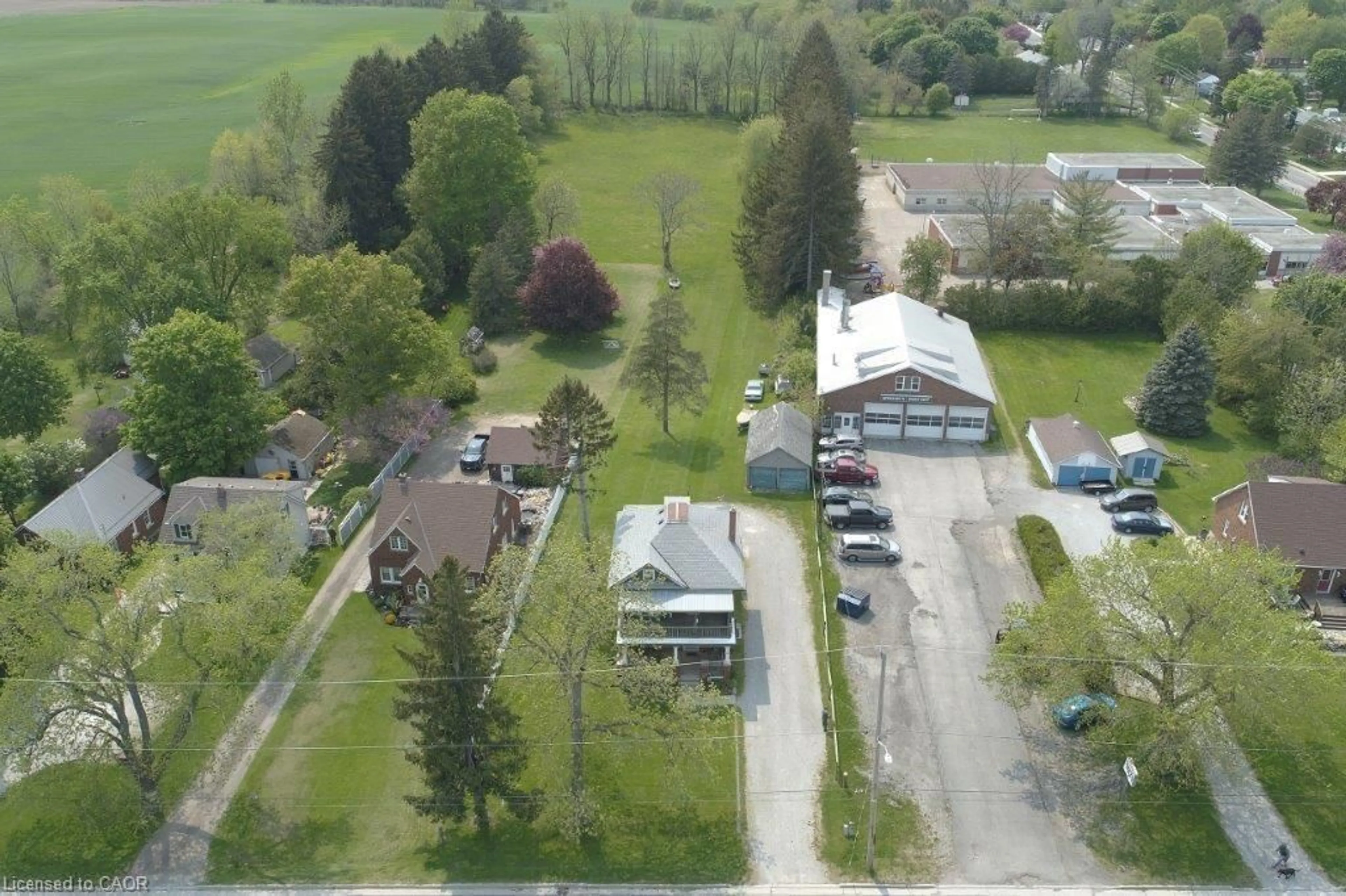 A pic from outside/outdoor area/front of a property/back of a property/a pic from drone, building for 498 Norfolk St, Simcoe Ontario N3Y 2X5