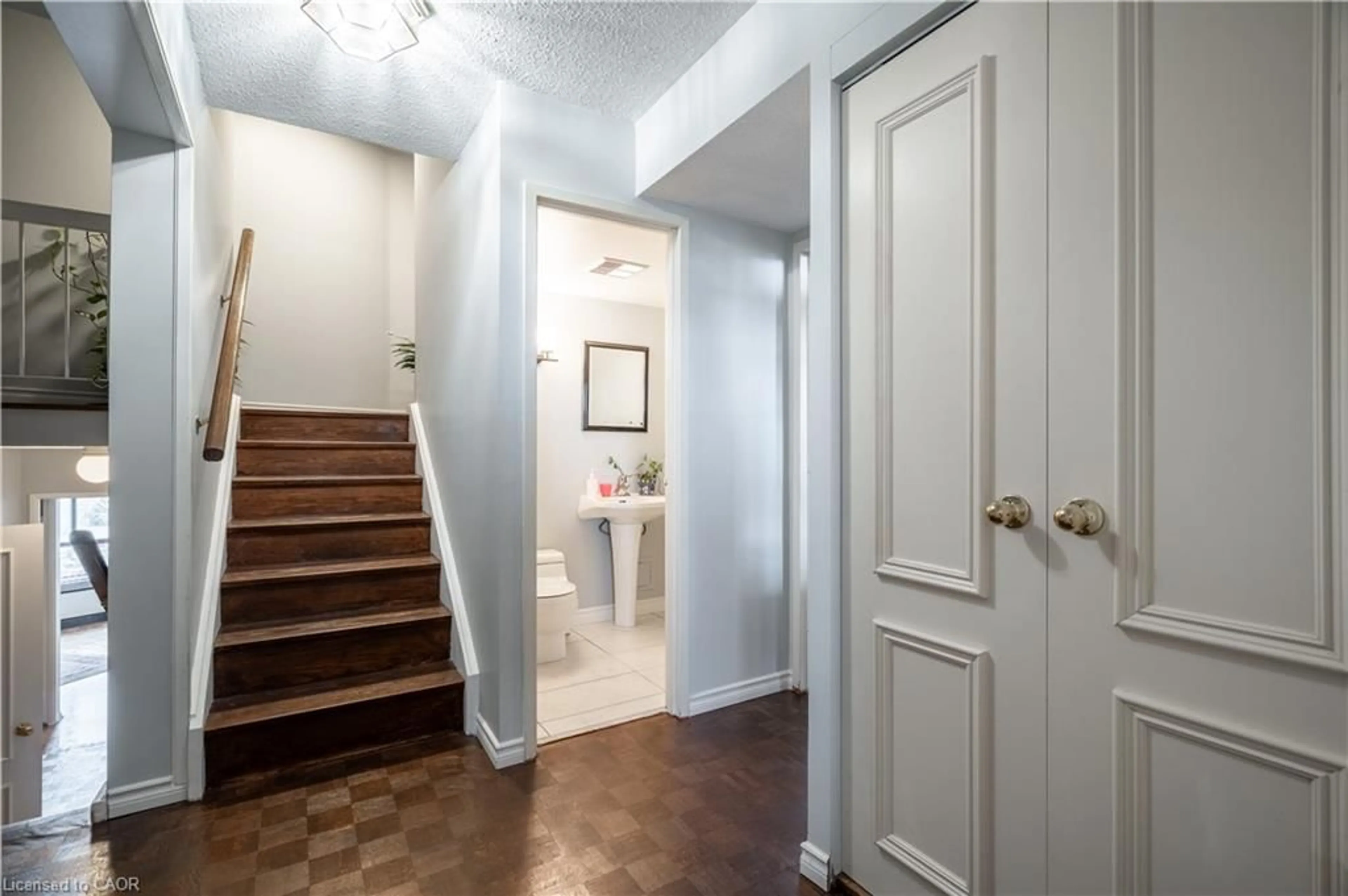 Indoor entryway for 300 Mill Rd #C34, Etobicoke Ontario M9C 4W7