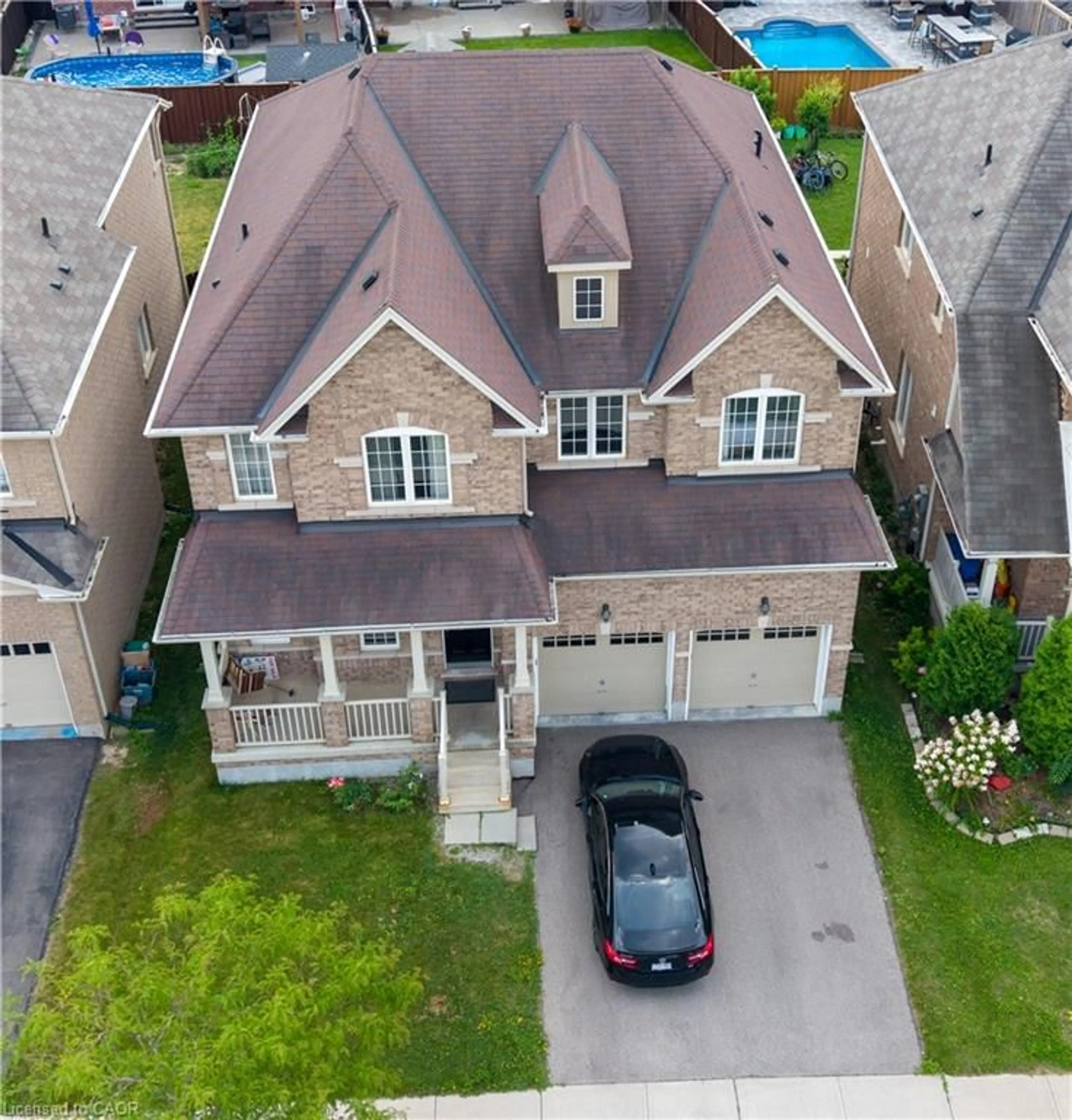 A pic from outside/outdoor area/front of a property/back of a property/a pic from drone, street for 20 Gillespie Dr, Brantford Ontario N3T 0J7