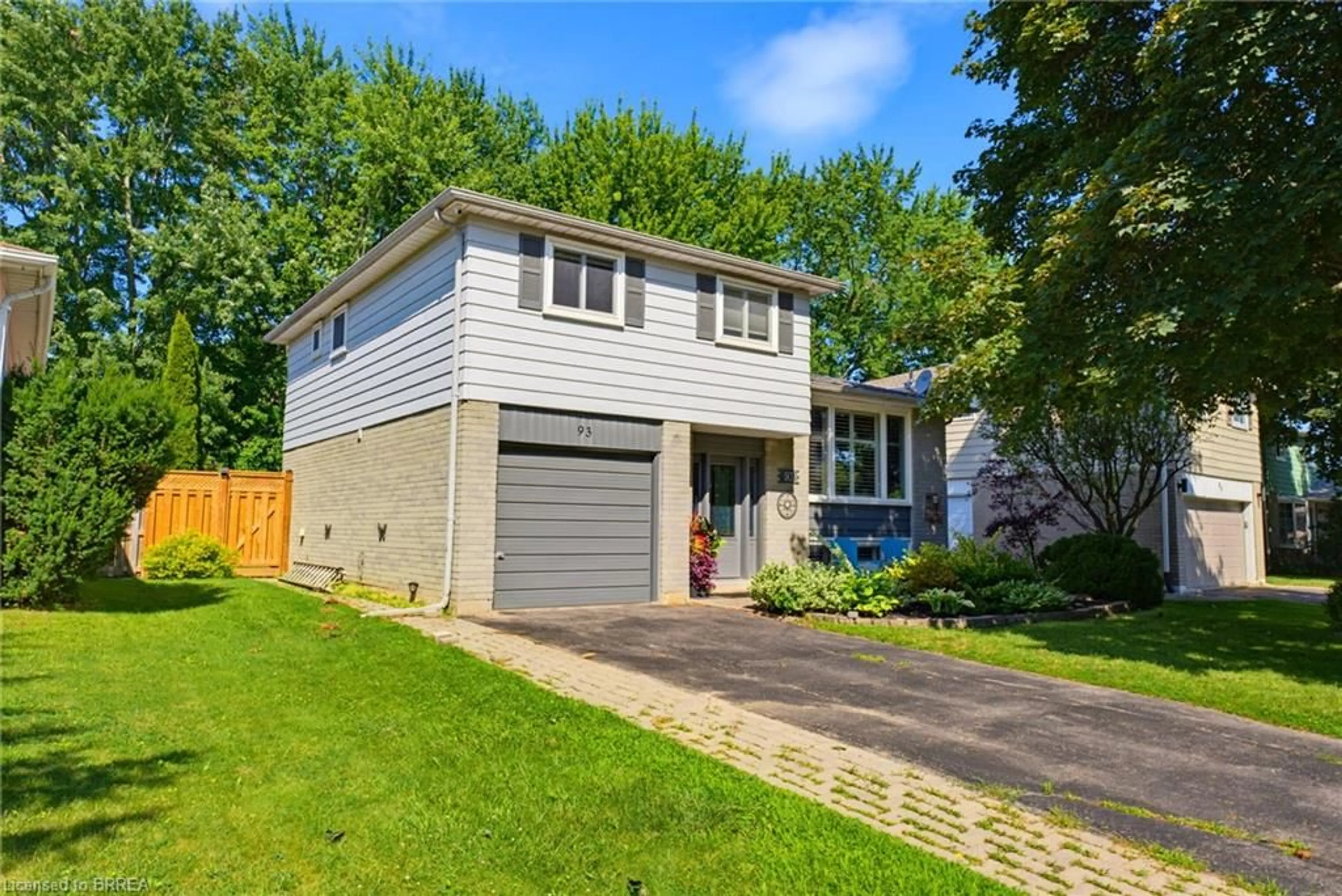 Unknown for 93 Winding Way, Brantford Ontario N3R 6A4