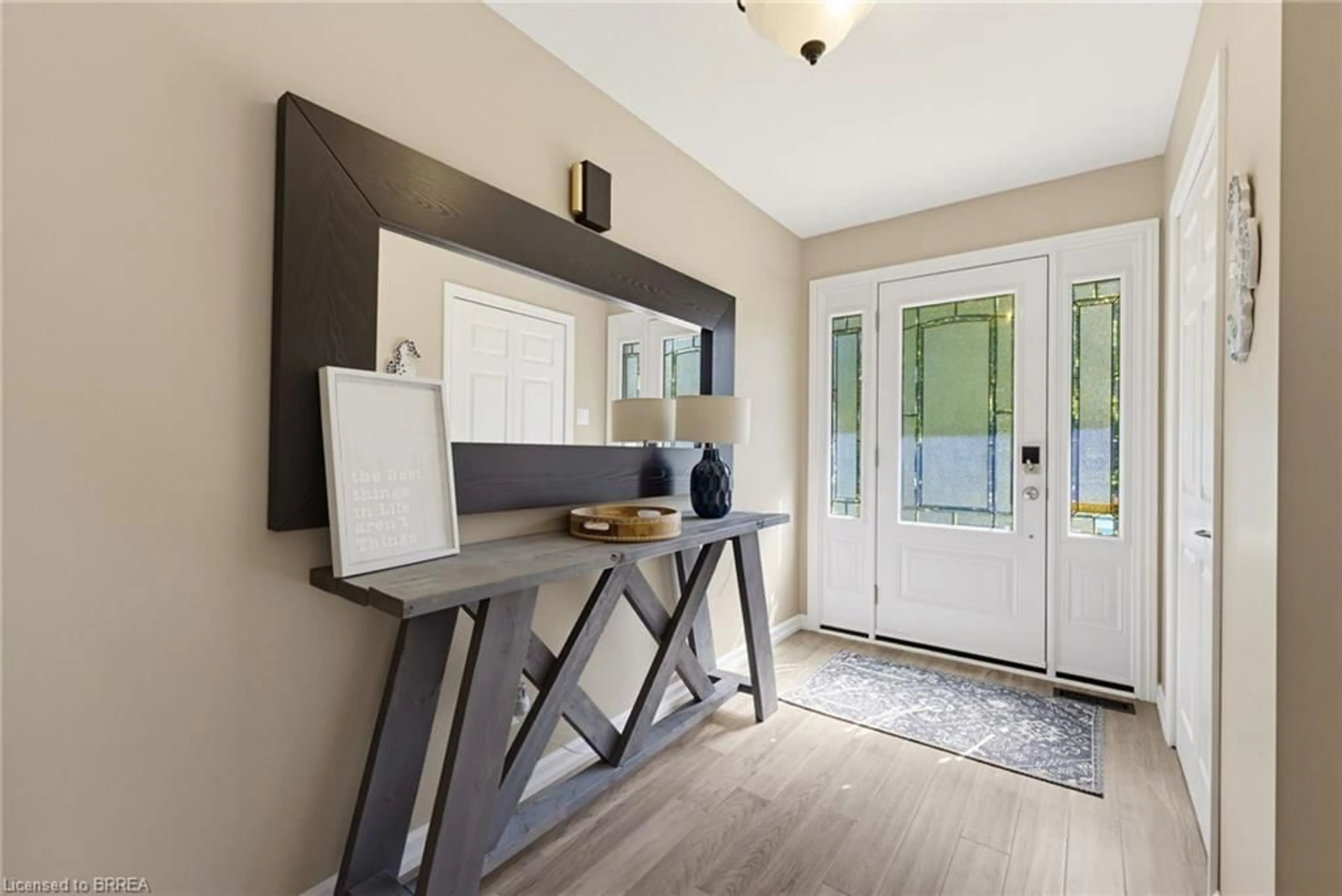 Indoor entryway for 93 Winding Way, Brantford Ontario N3R 6A4