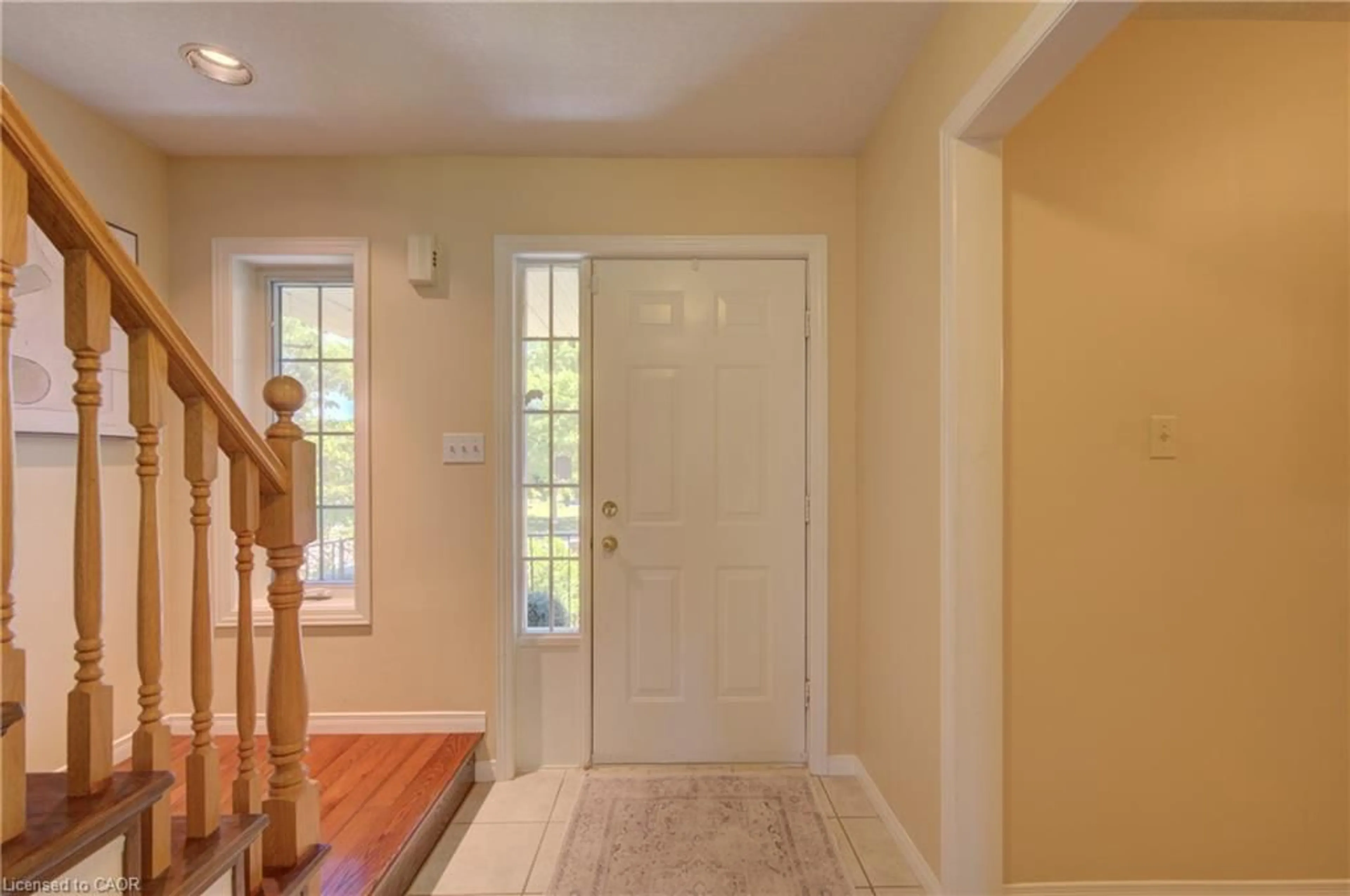 Indoor entryway for 323 Hidden Creek Dr, Kitchener Ontario N2N 3N3
