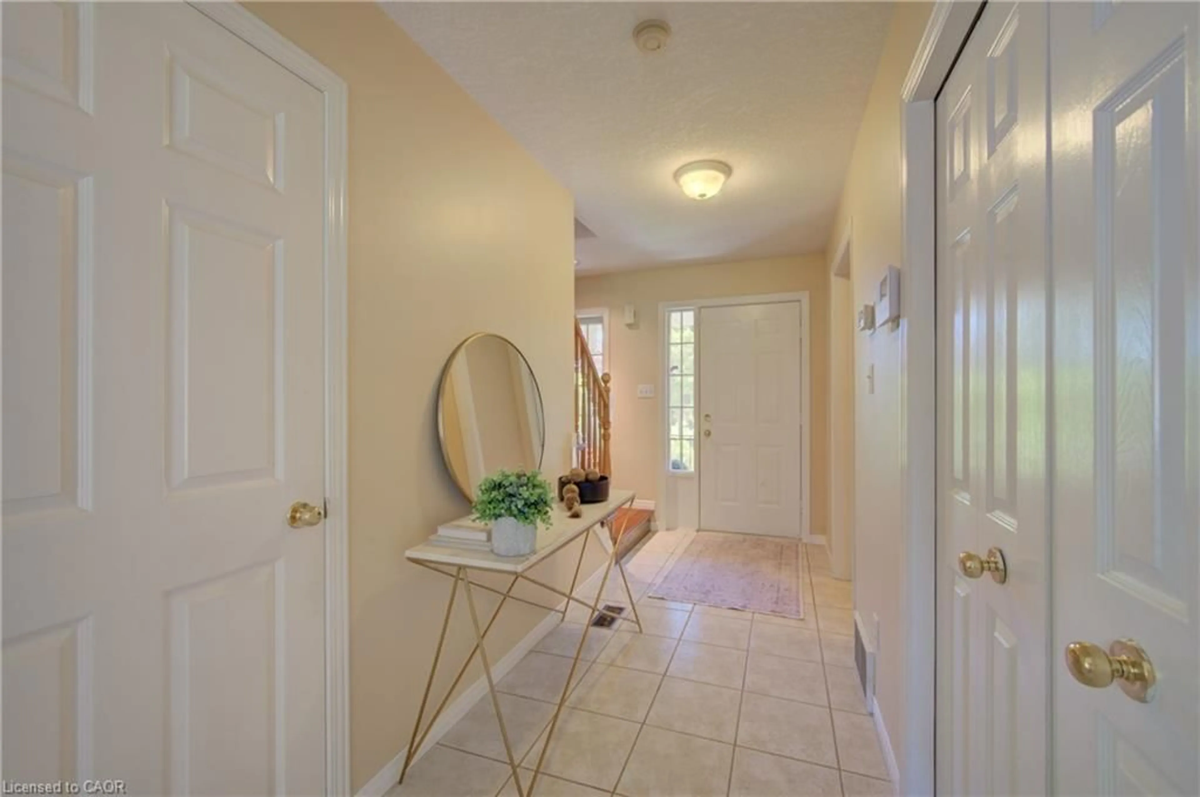 Indoor entryway for 323 Hidden Creek Dr, Kitchener Ontario N2N 3N3