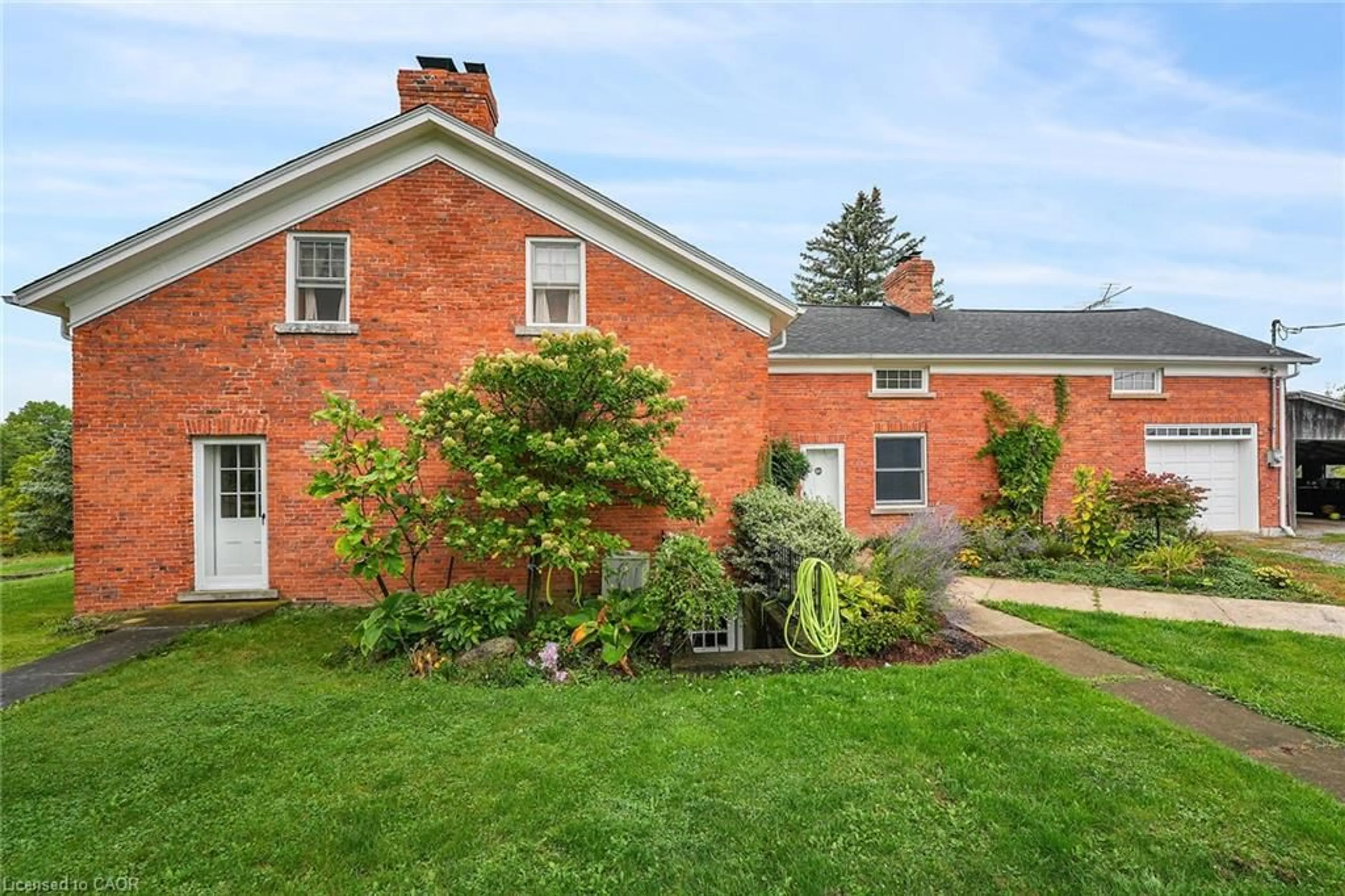 Home with brick exterior material, street for 2432 Seburn Rd, Fonthill Ontario L0S 1E6