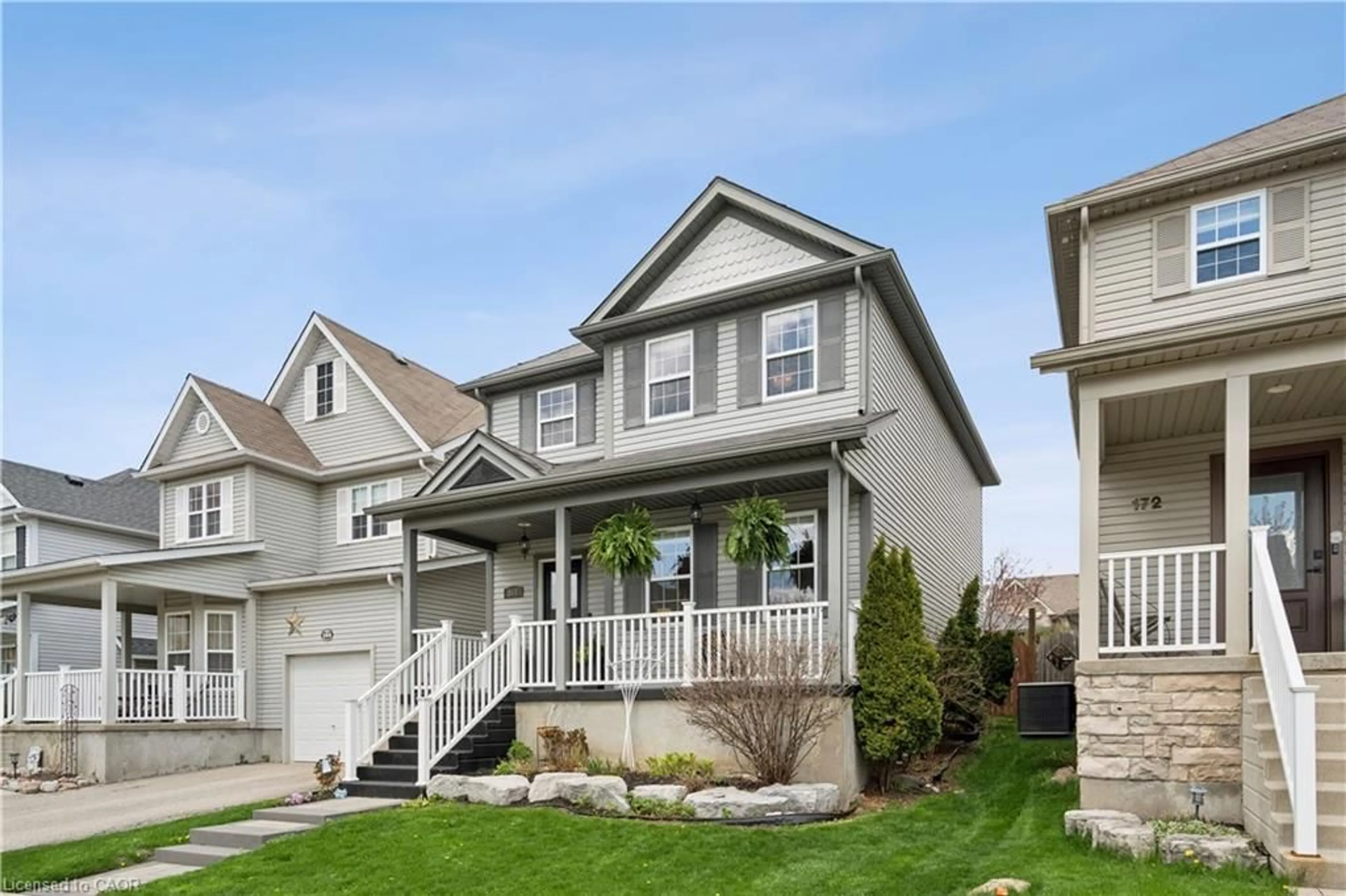 Home with vinyl exterior material, street for 168 Hampson Cres, Rockwood Ontario N0B 2K0