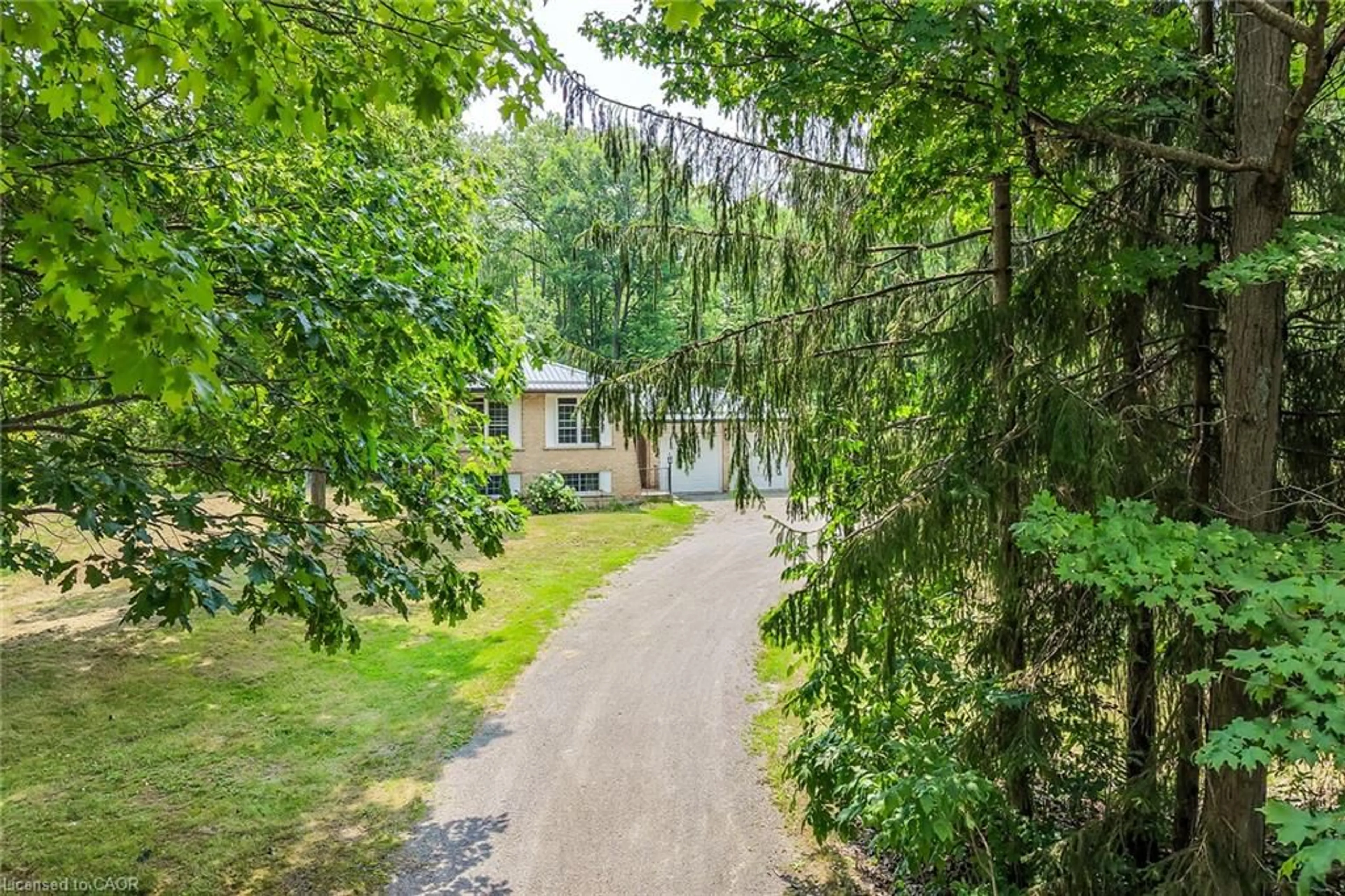 A pic from outside/outdoor area/front of a property/back of a property/a pic from drone, street for 118 Concession 1 Rd, Canfield Ontario N0A 1C0