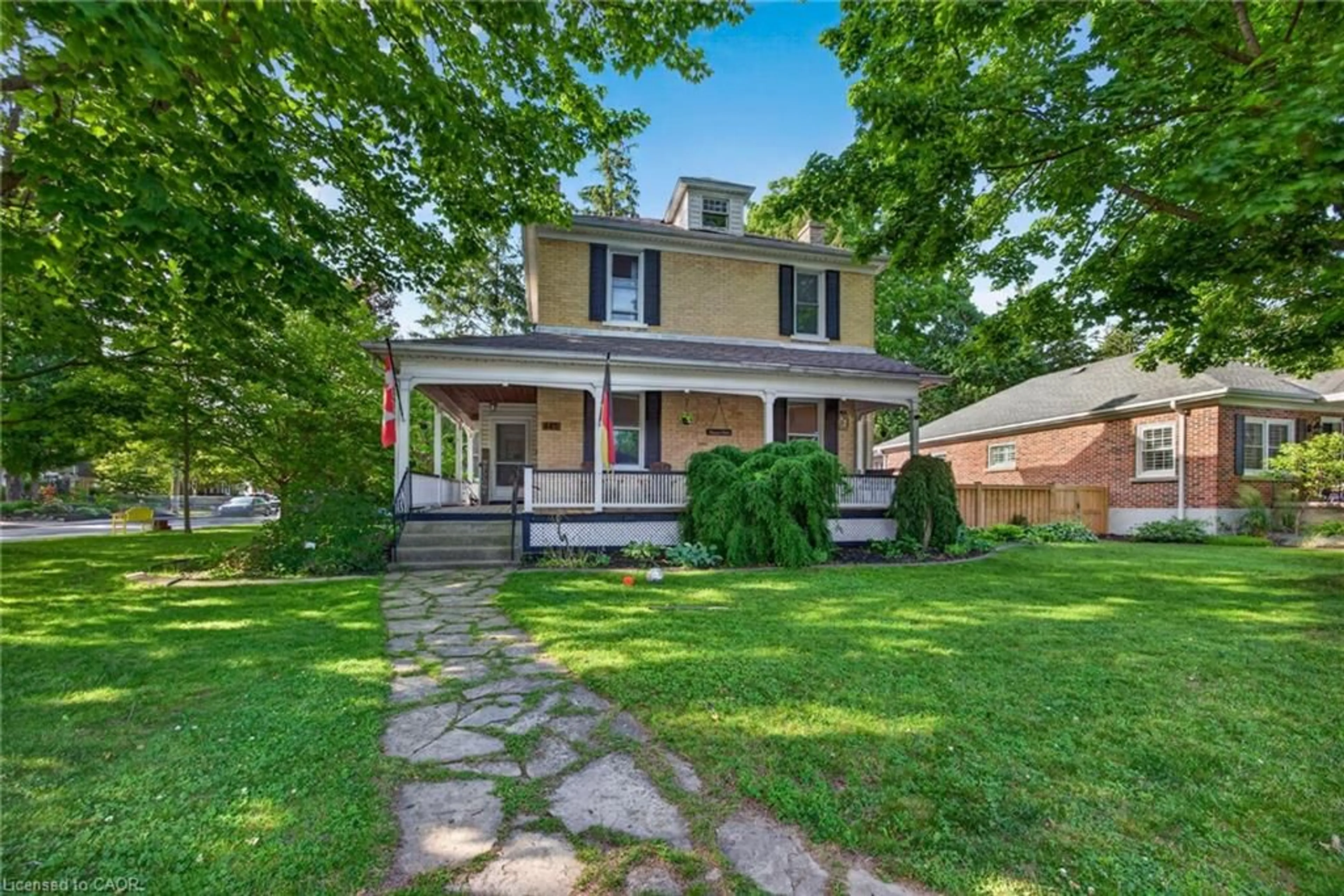 A pic from outside/outdoor area/front of a property/back of a property/a pic from drone, street for 445 Vincent St, Woodstock Ontario N4S 5M9