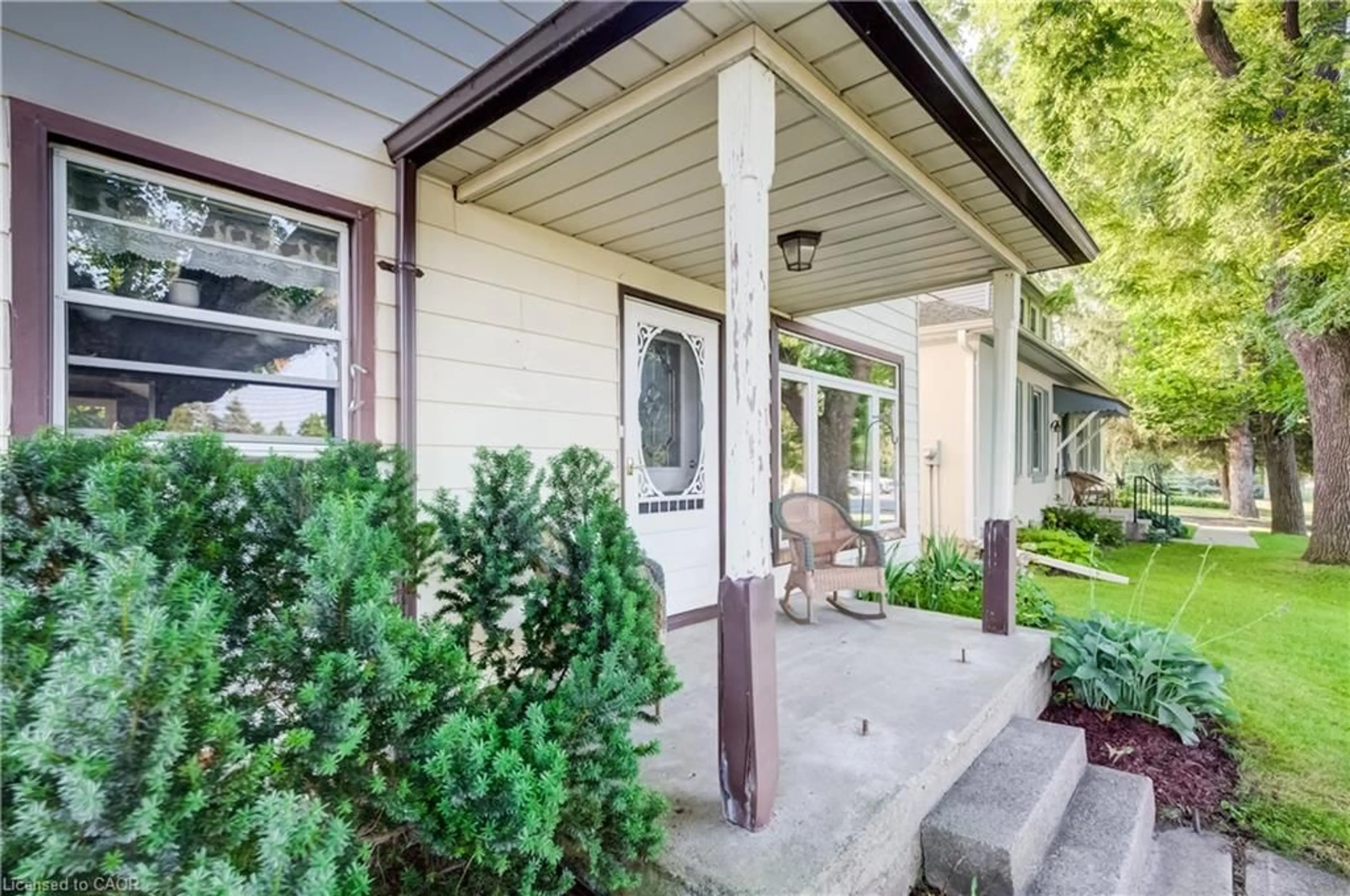 Patio, street for 5199 Wilmot-Easthope Rd, Wellesley Ontario N0B 2T0