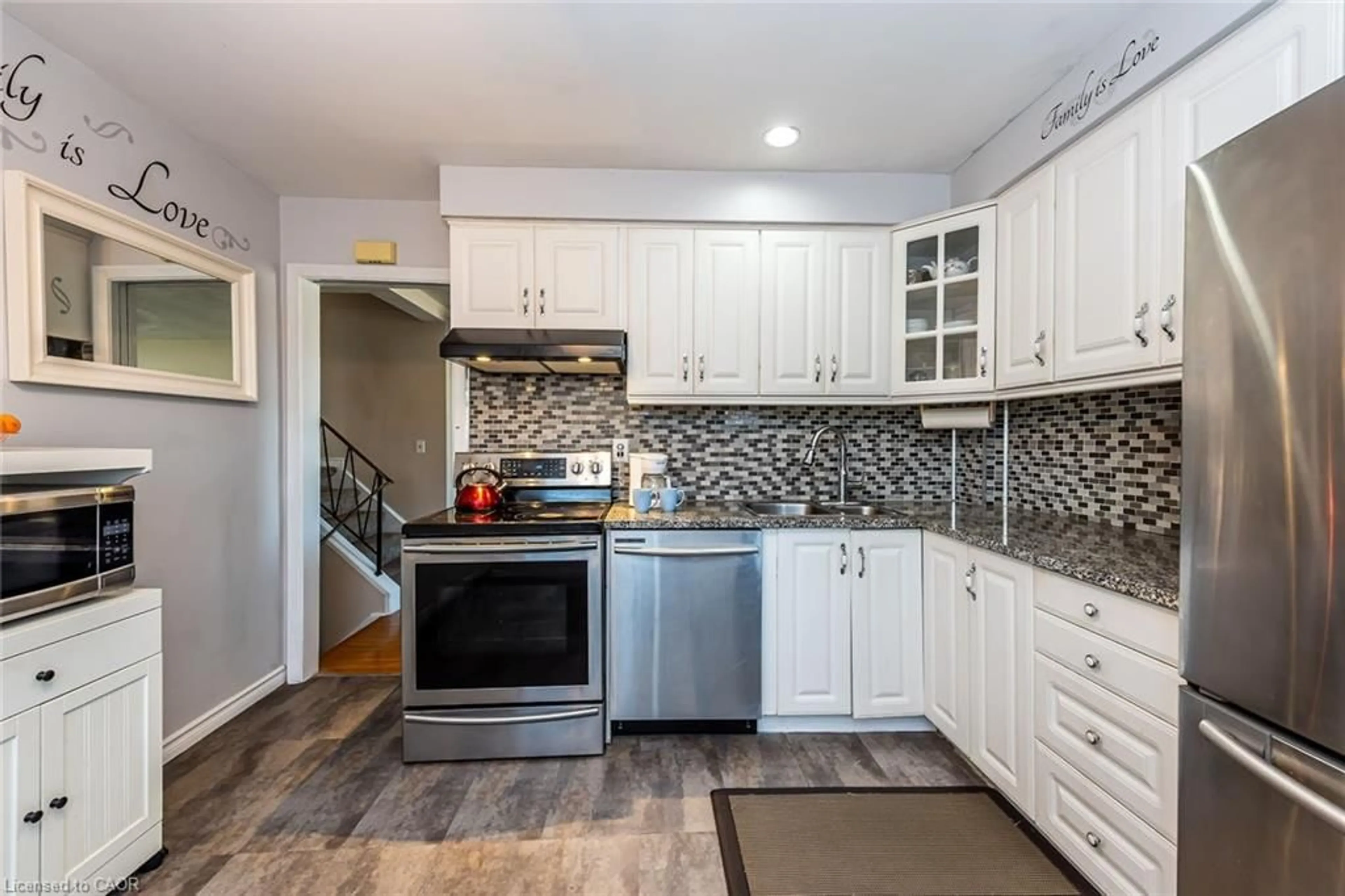 Open concept kitchen, unknown for 31 Darlington Dr, Hamilton Ontario L9C 2L8