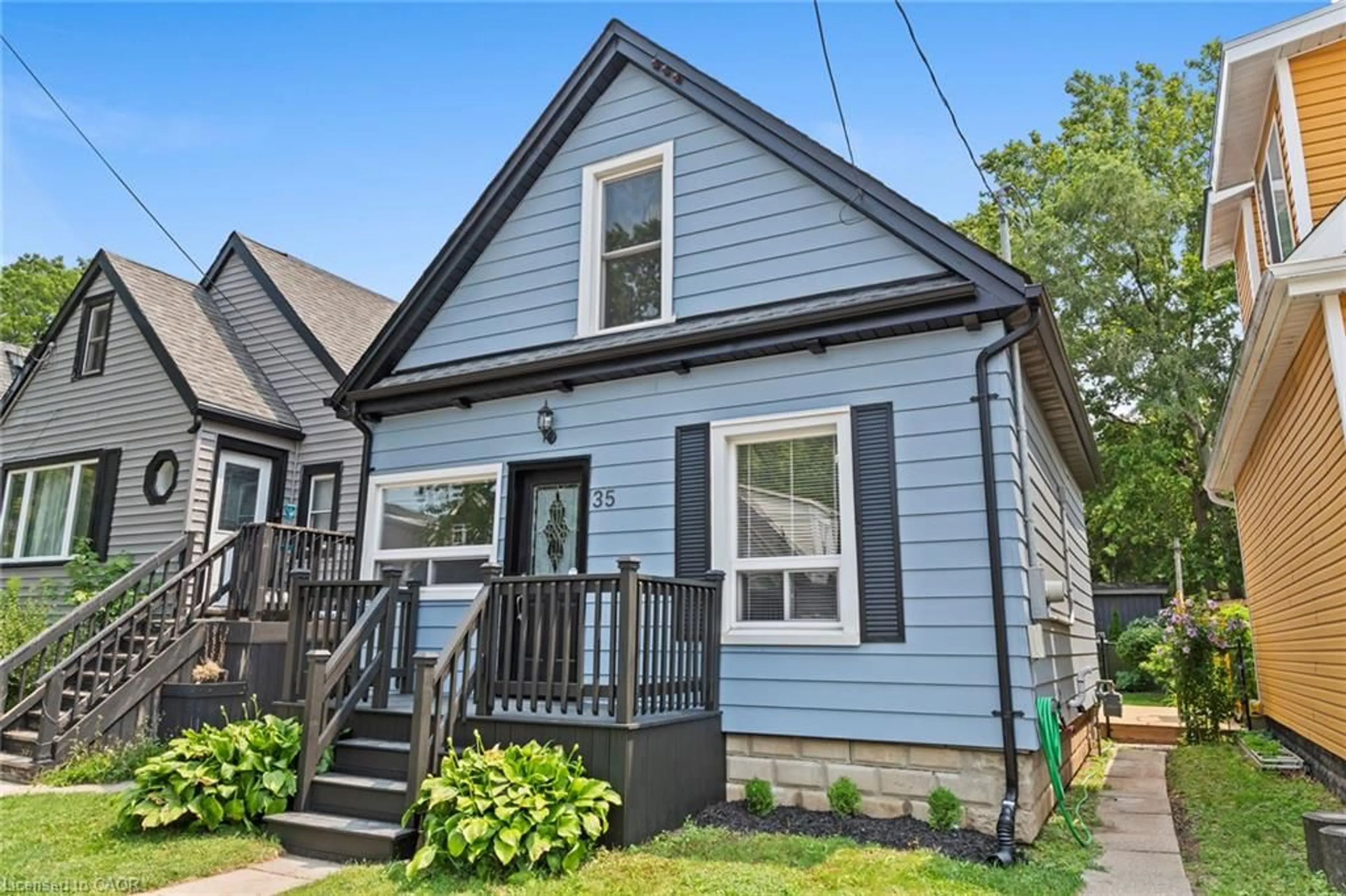Home with vinyl exterior material, street for 35 East 27th St, Hamilton Ontario L8V 3E8