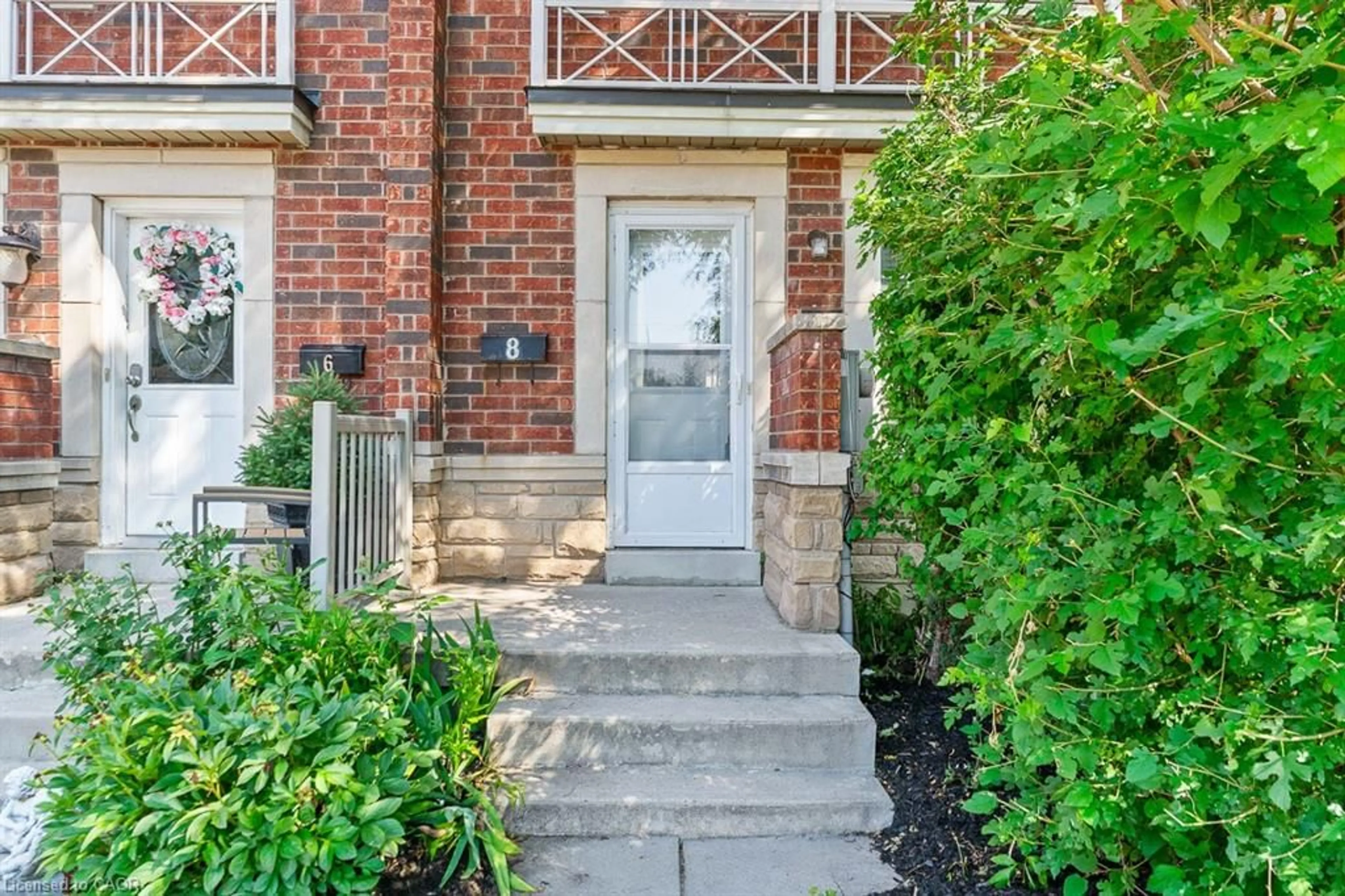 Unknown for 8 Jim Baird Mews, Toronto Ontario M3L 0C6