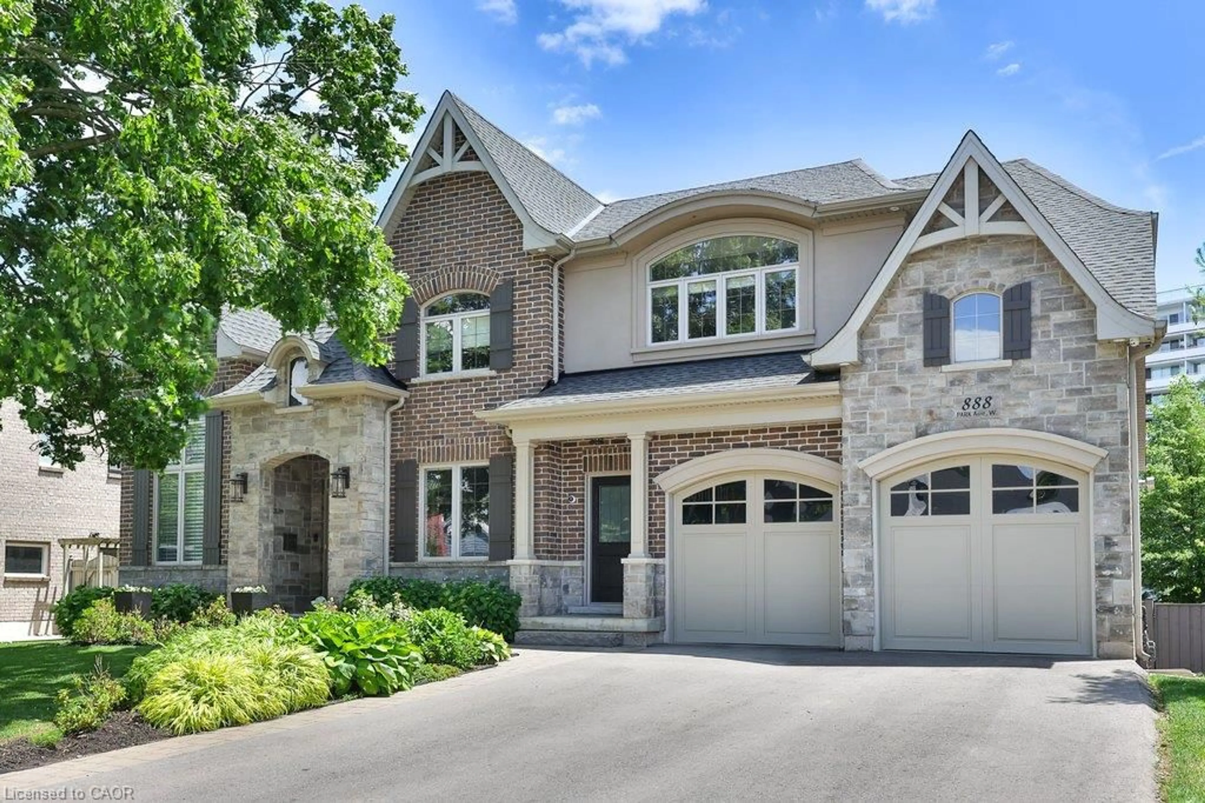 Home with brick exterior material, street for 888 Park Ave, Burlington Ontario L7T 1N6