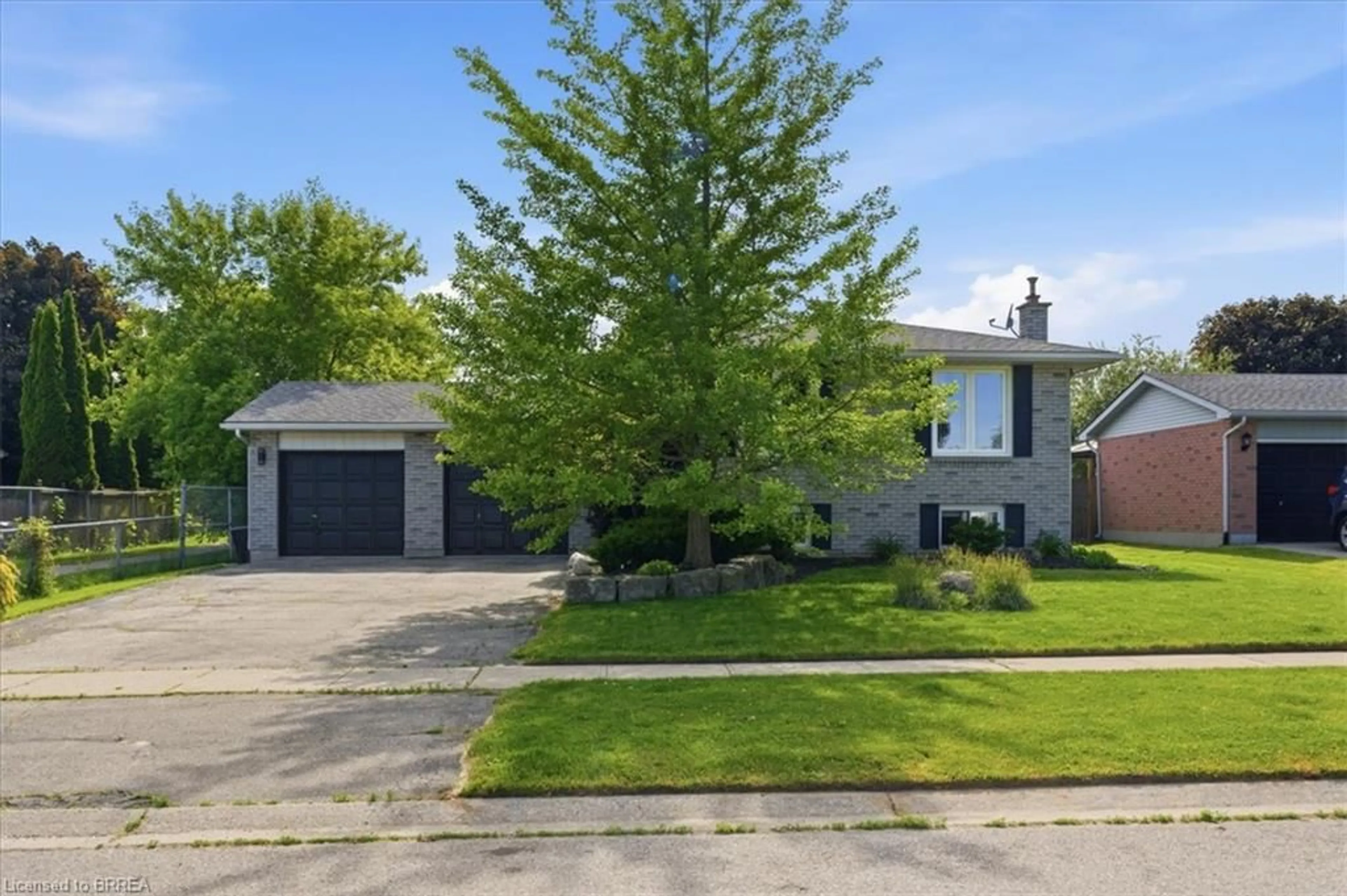 Unknown for 33 Edward Ave, St. George Ontario N0E 1N0
