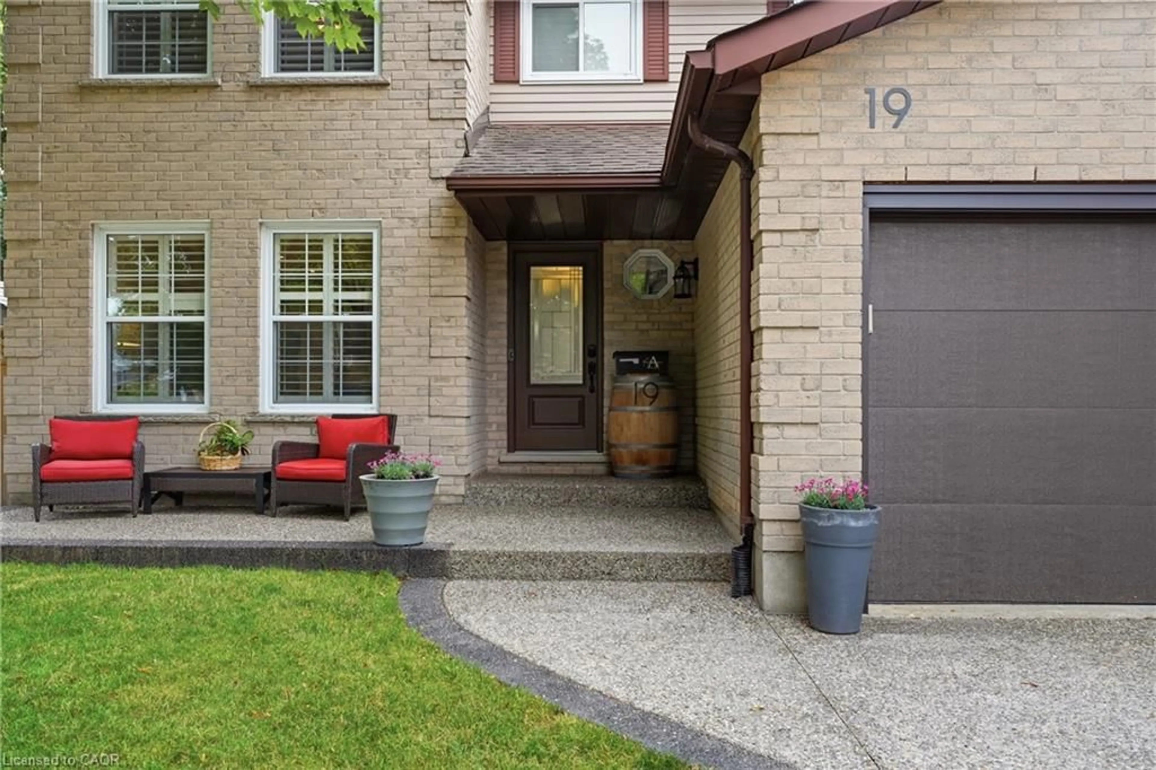 Home with brick exterior material, street for 19 Alona Ave, Cambridge Ontario N3C 3Y5