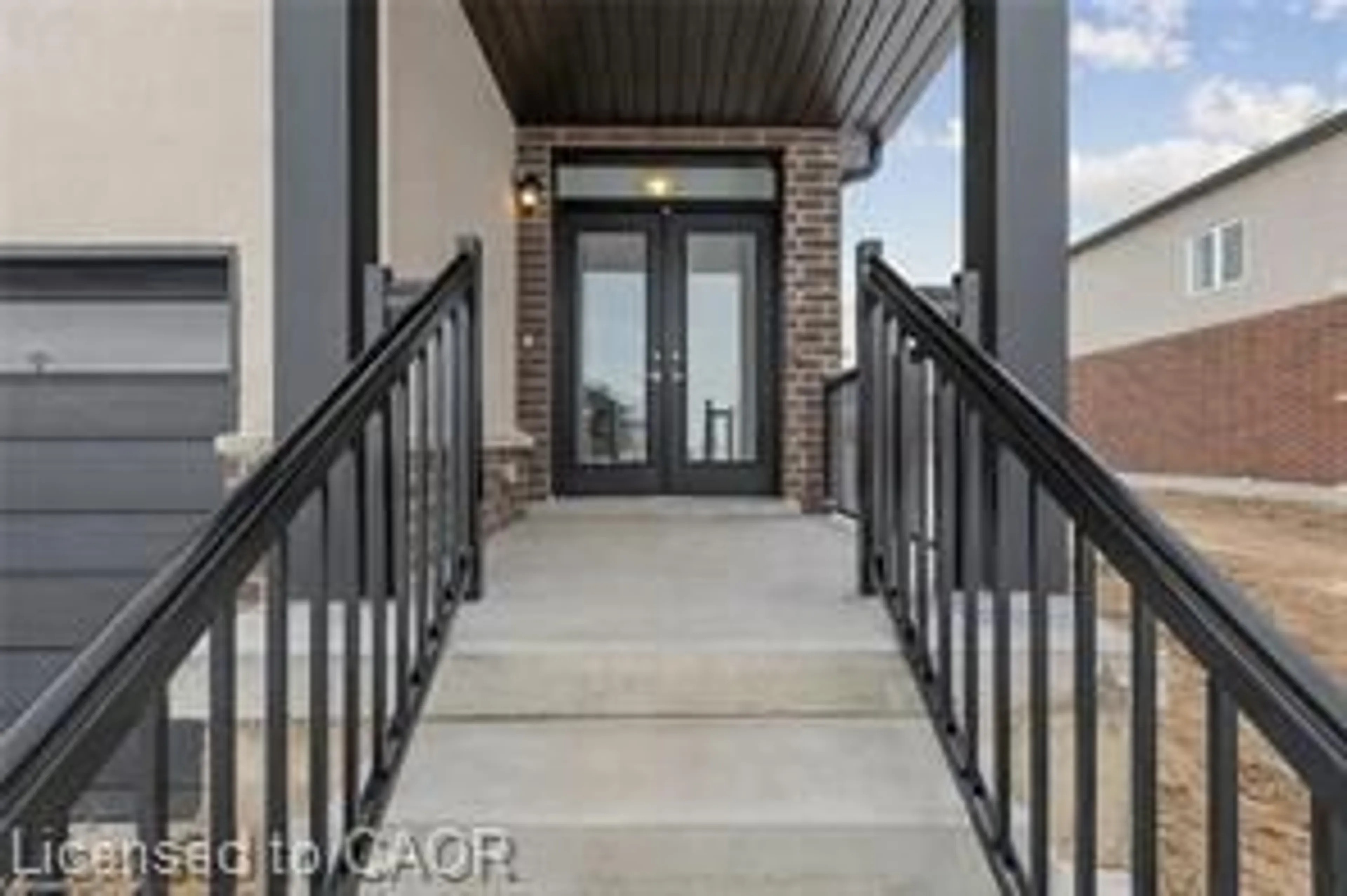 Indoor entryway for 123 Maple St, Drayton Ontario N0G 1P0