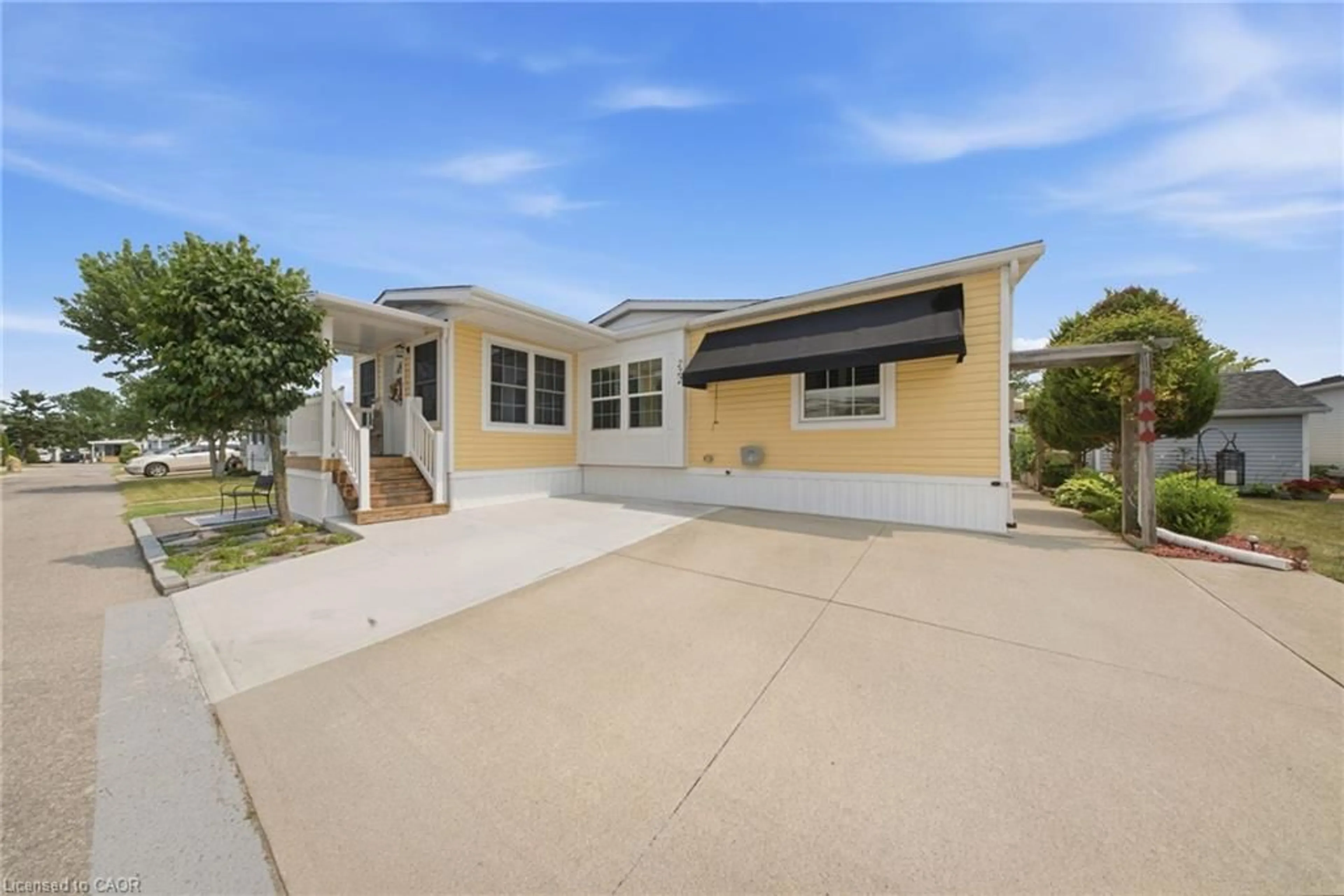 Home with vinyl exterior material, street for 3033 Townline Rd #222, Stevensville Ontario L0S 1S1