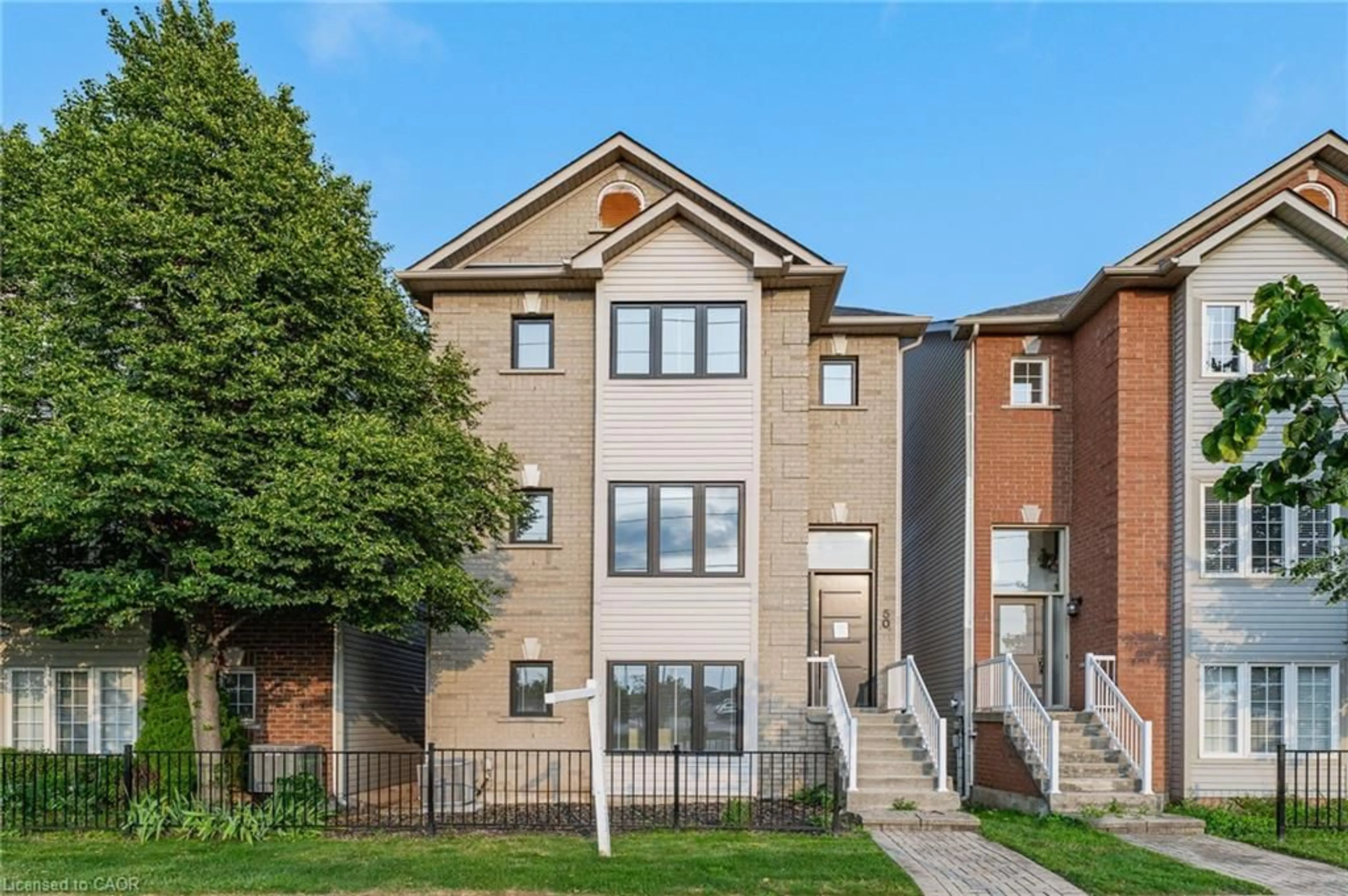 Home with brick exterior material, street for 5090 Fairview St #50, Burlington Ontario L7L 7H5