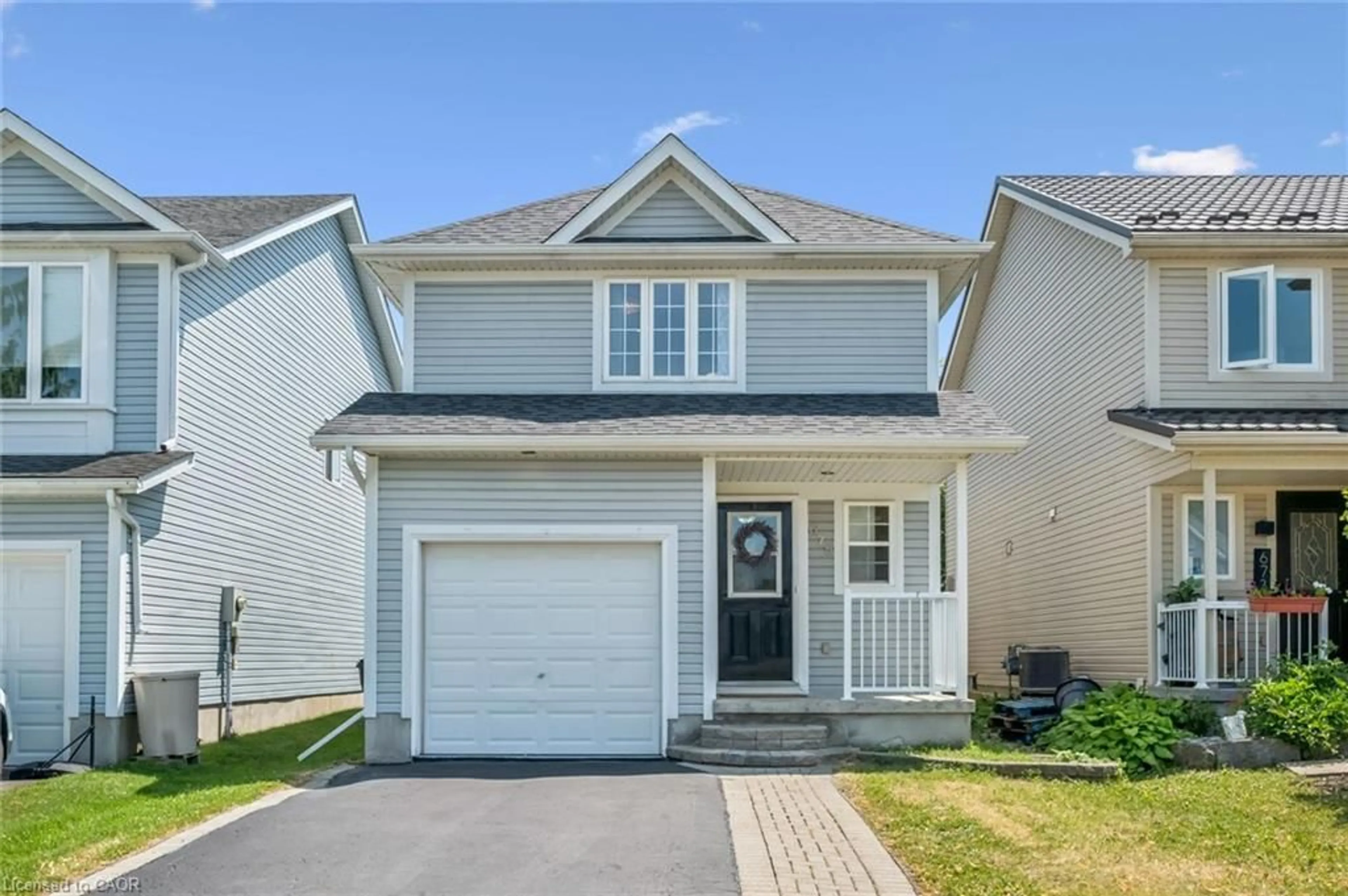 Home with vinyl exterior material, street for 675 New Hampshire St, Waterloo Ontario N2K 4L8