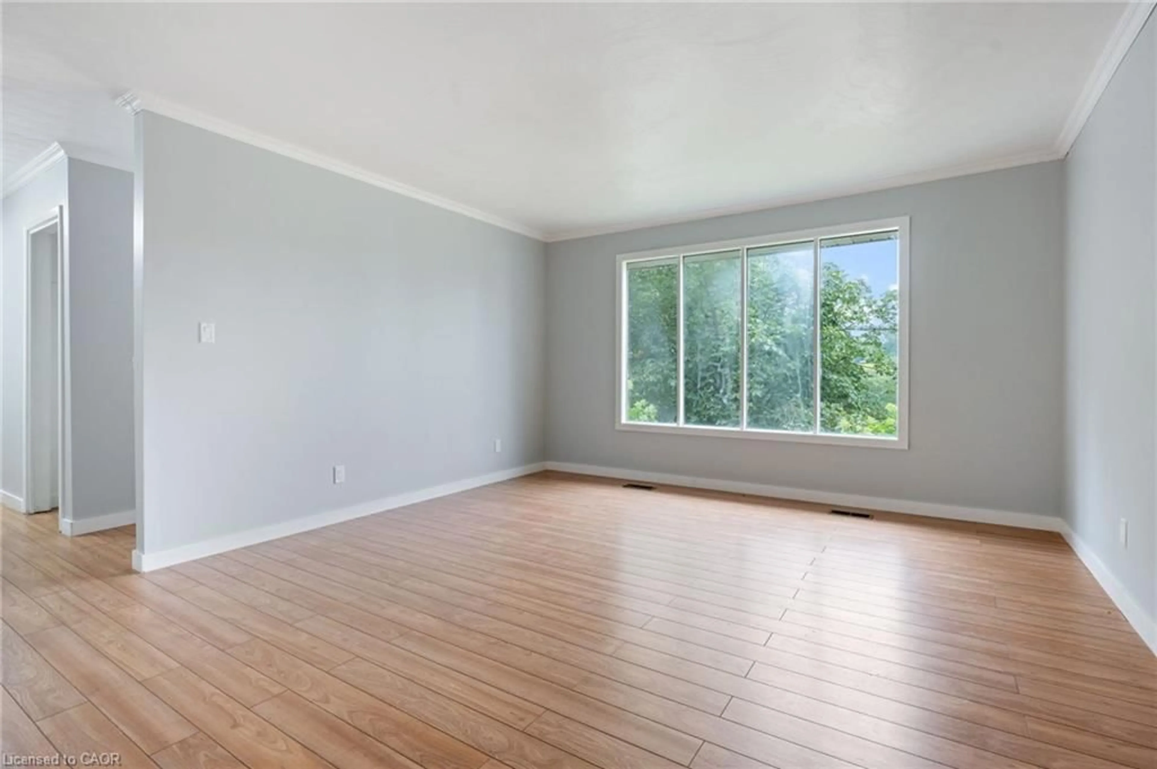A pic of a room for 11 Glenda St, Simcoe Ontario N3Y 4T3